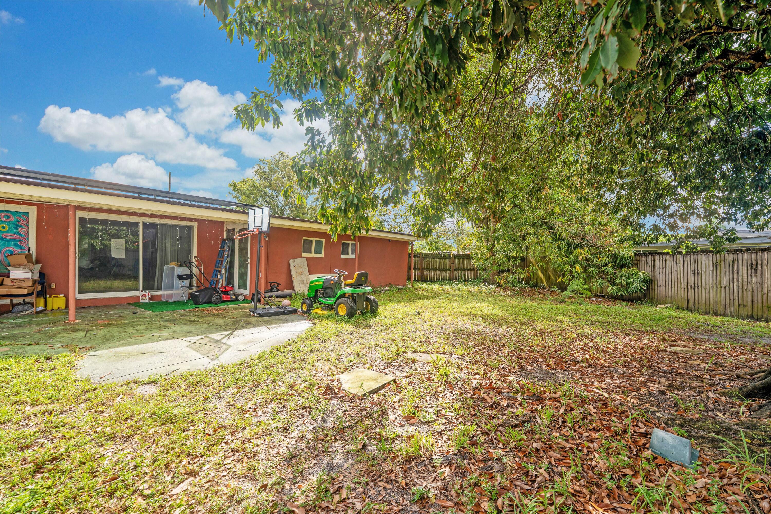 3250 E Glendale Boulevard Property Photo 19