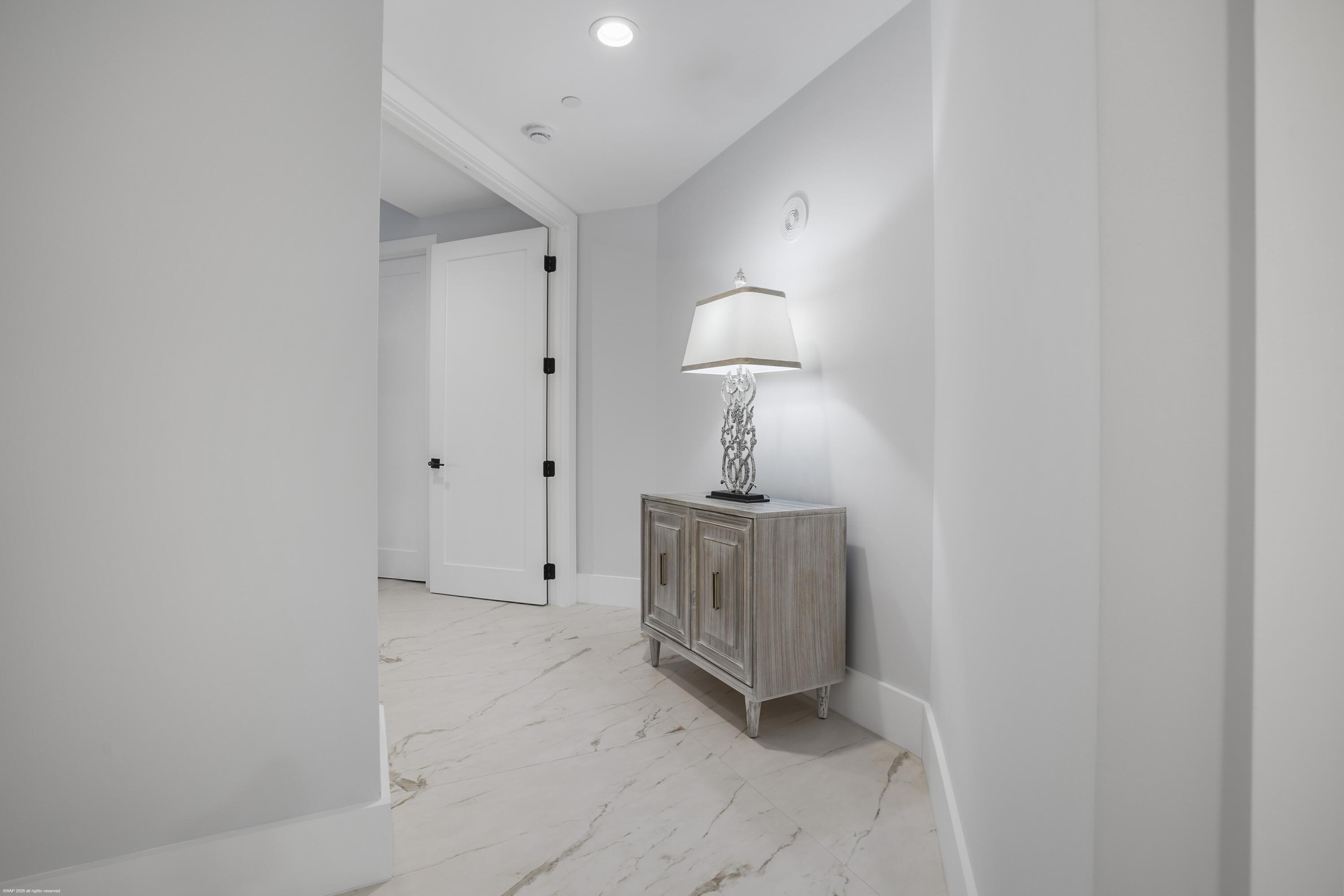 5150 N Ocean Drive Ph 2001 Property Photo 27