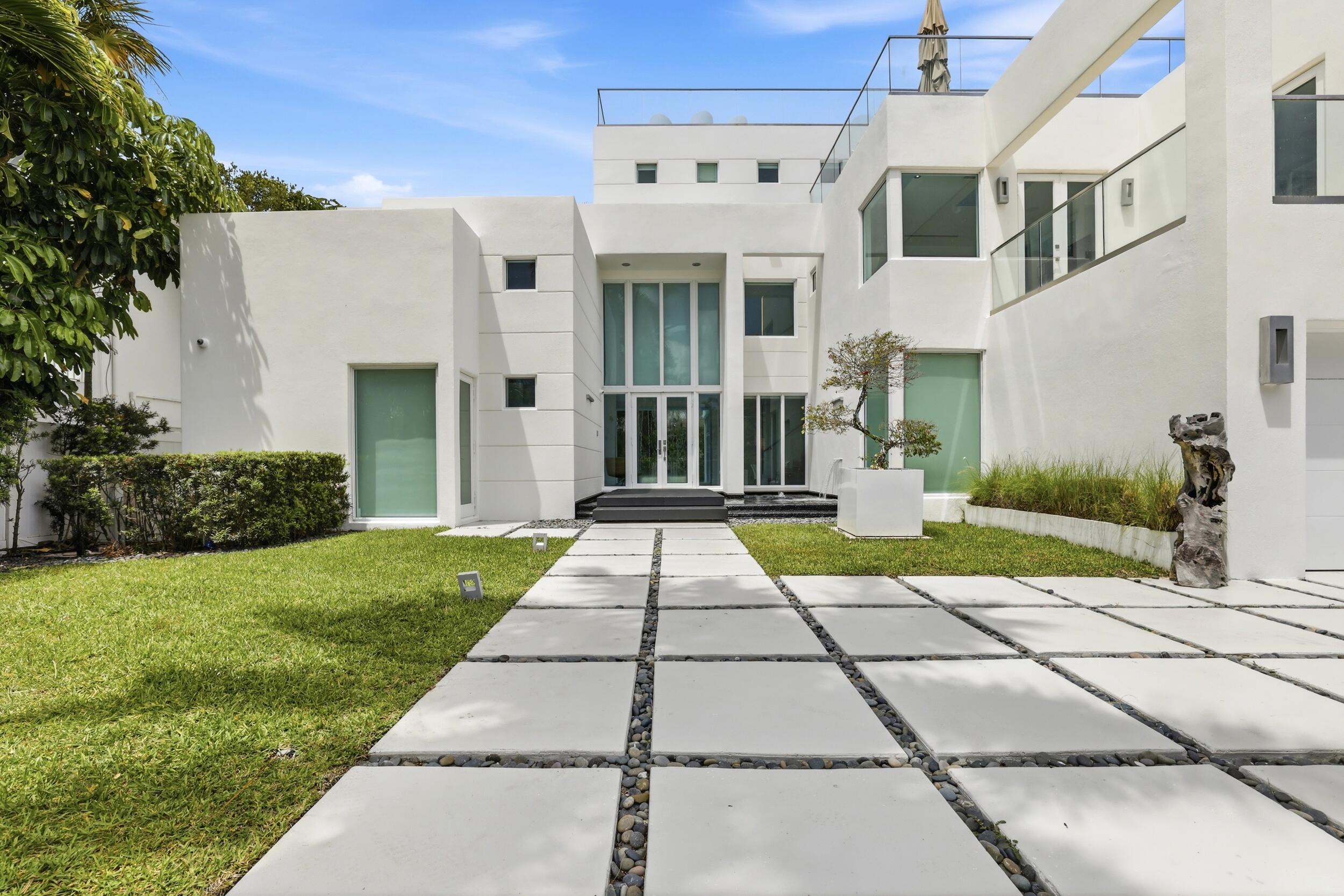 3017 N Atlantic Boulevard Property Photo 2