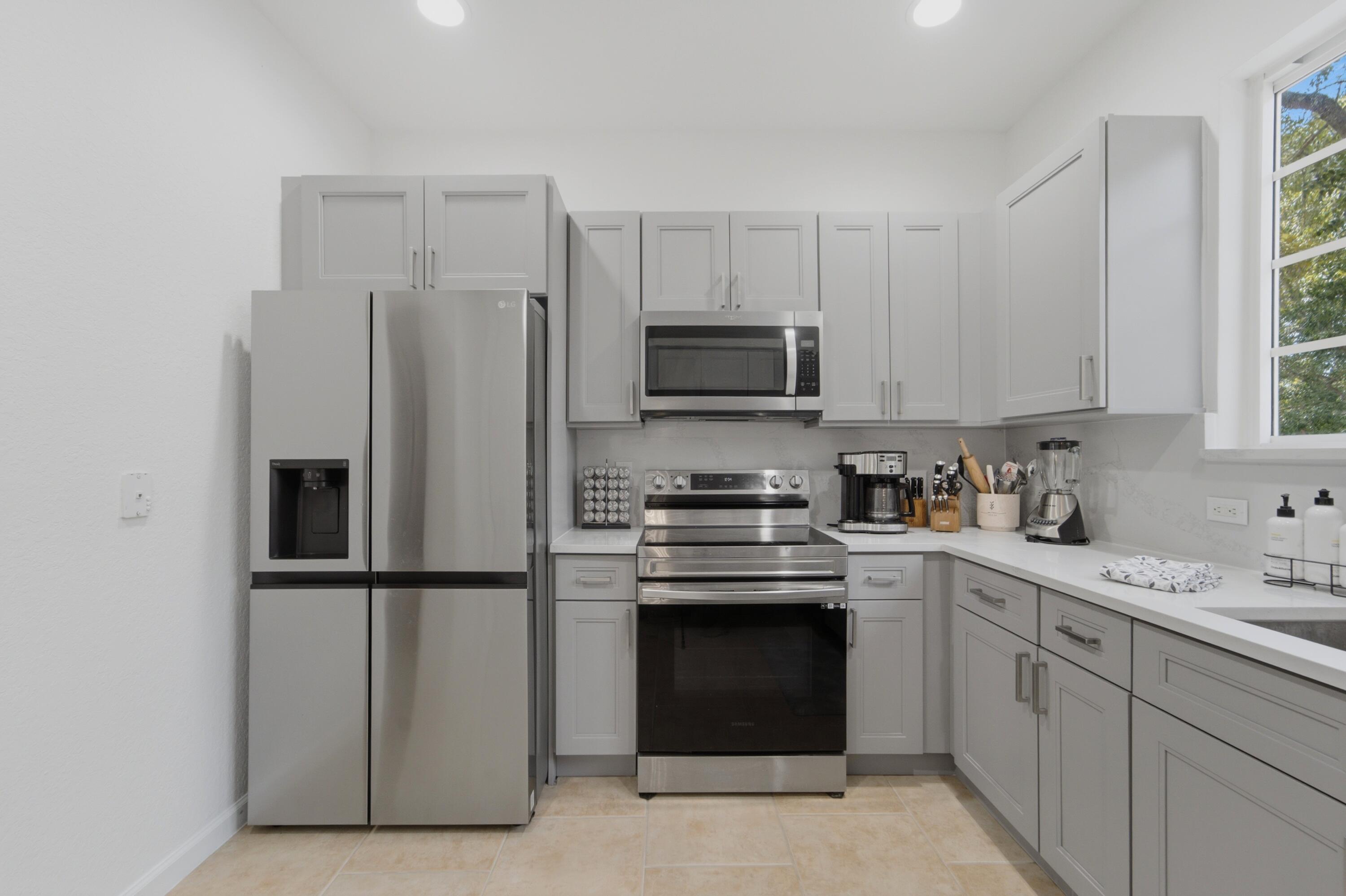 4542 Danson Way Property Photo 10