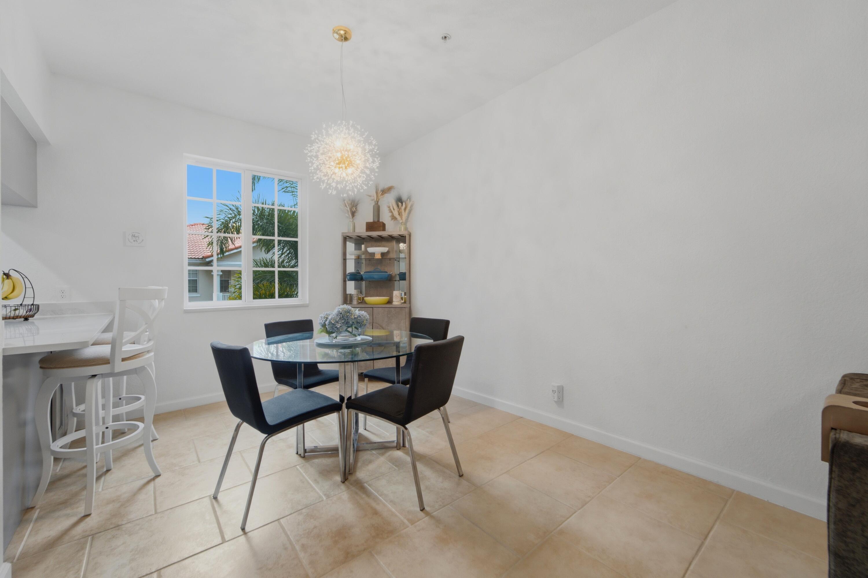4542 Danson Way Property Photo 14