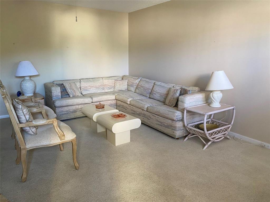 327 Richmond C 327 Property Photo 5
