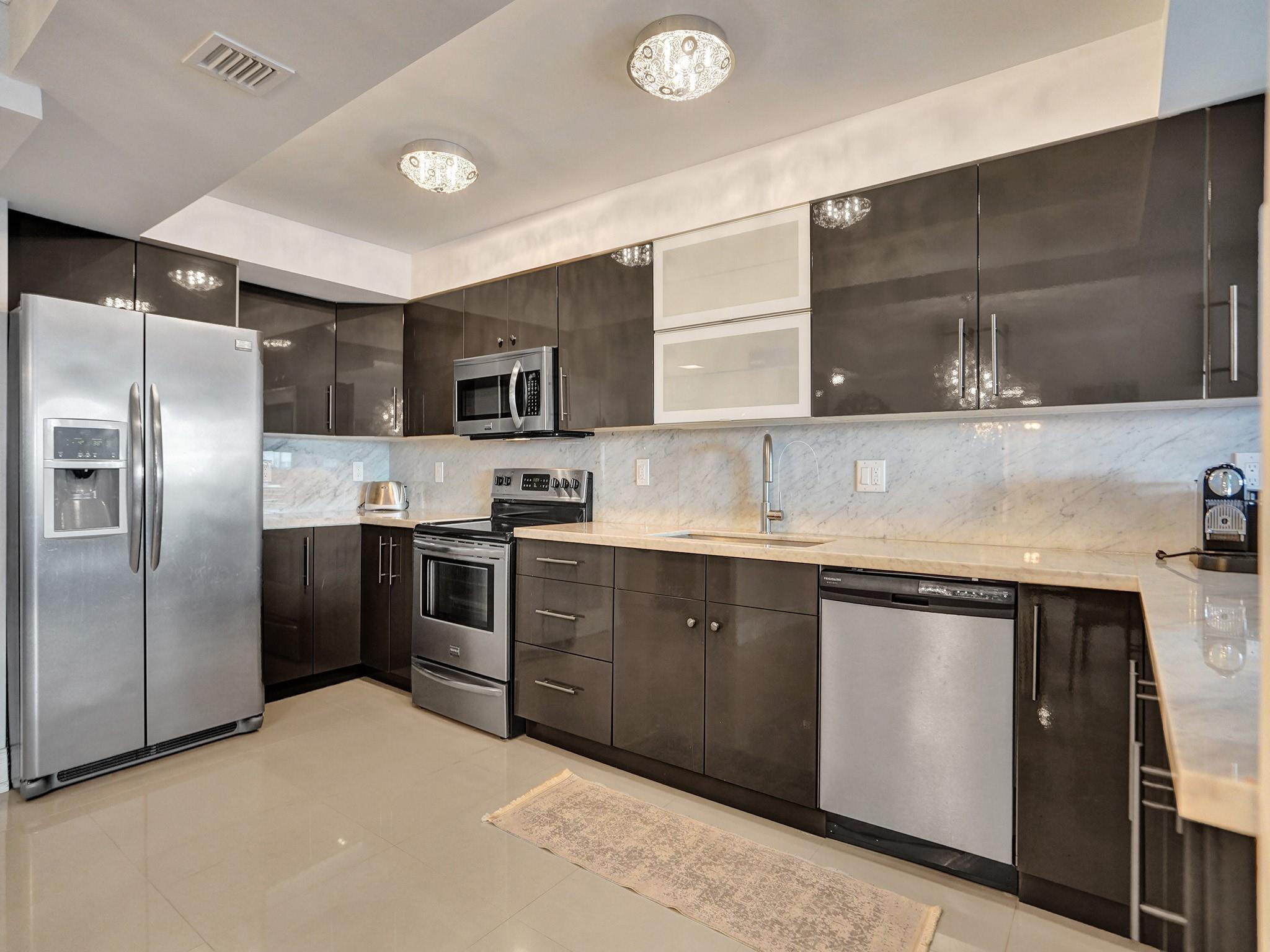 3430 Galt Ocean Drive 202 Property Photo 4