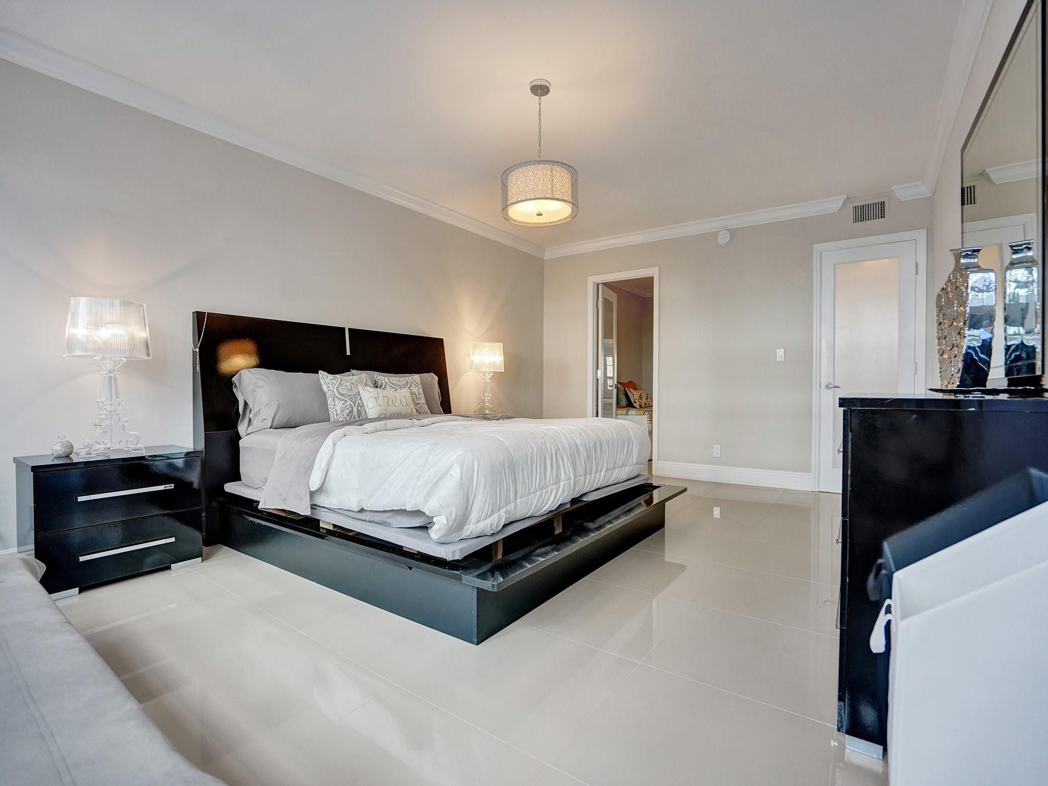 3430 Galt Ocean Drive 202 Property Photo 17