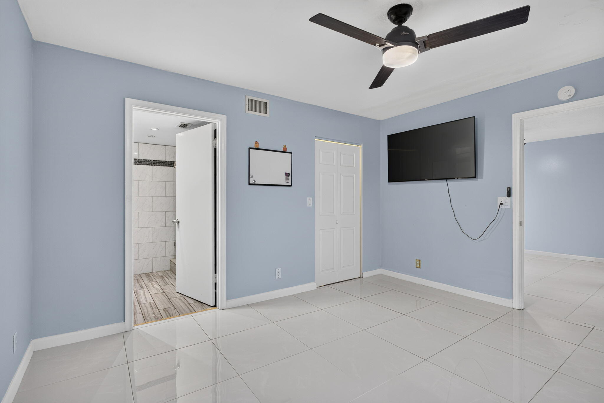 5540 Lakeside Drive 102 Property Photo 18