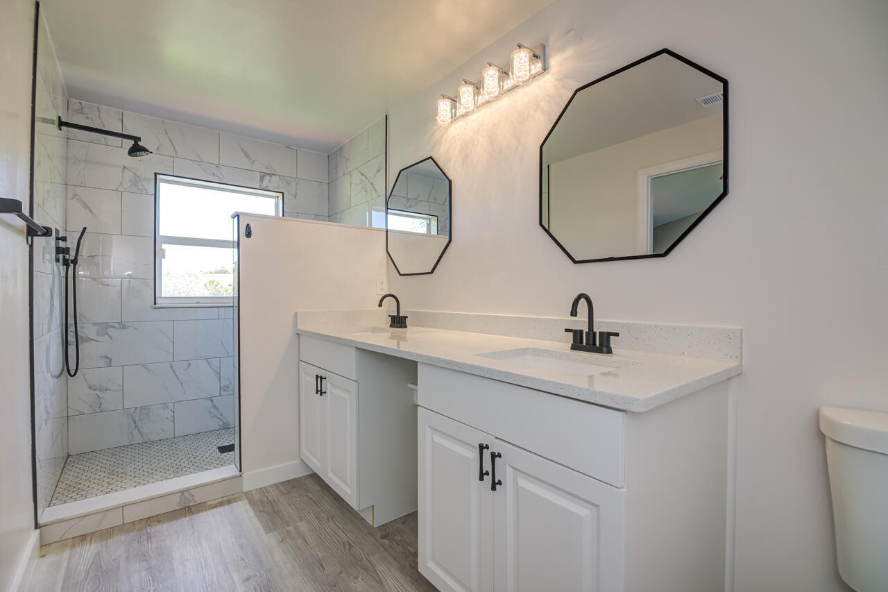 446 Rainbow Springs Terrace Property Photo 8