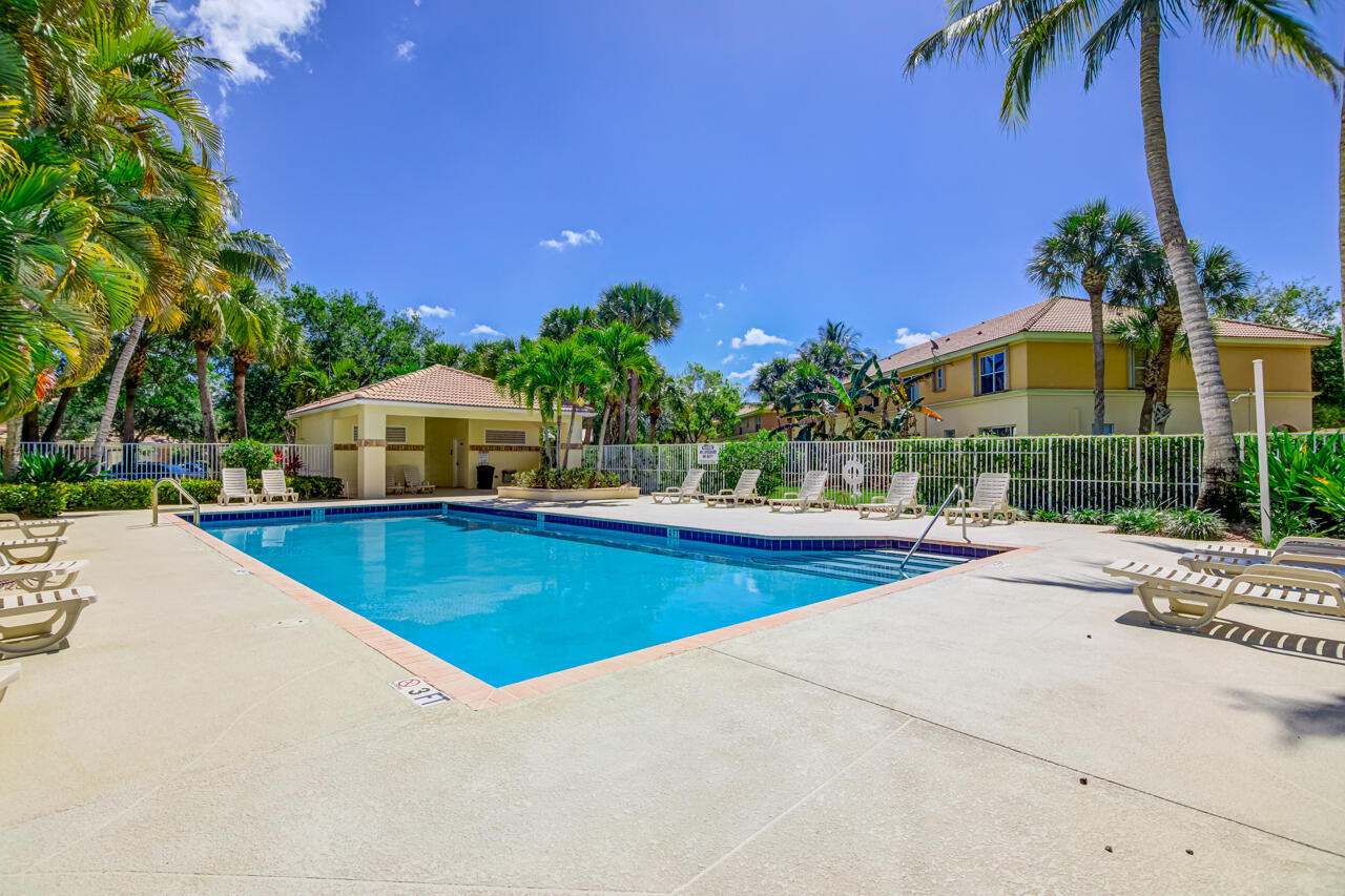 446 Rainbow Springs Terrace Property Photo 14