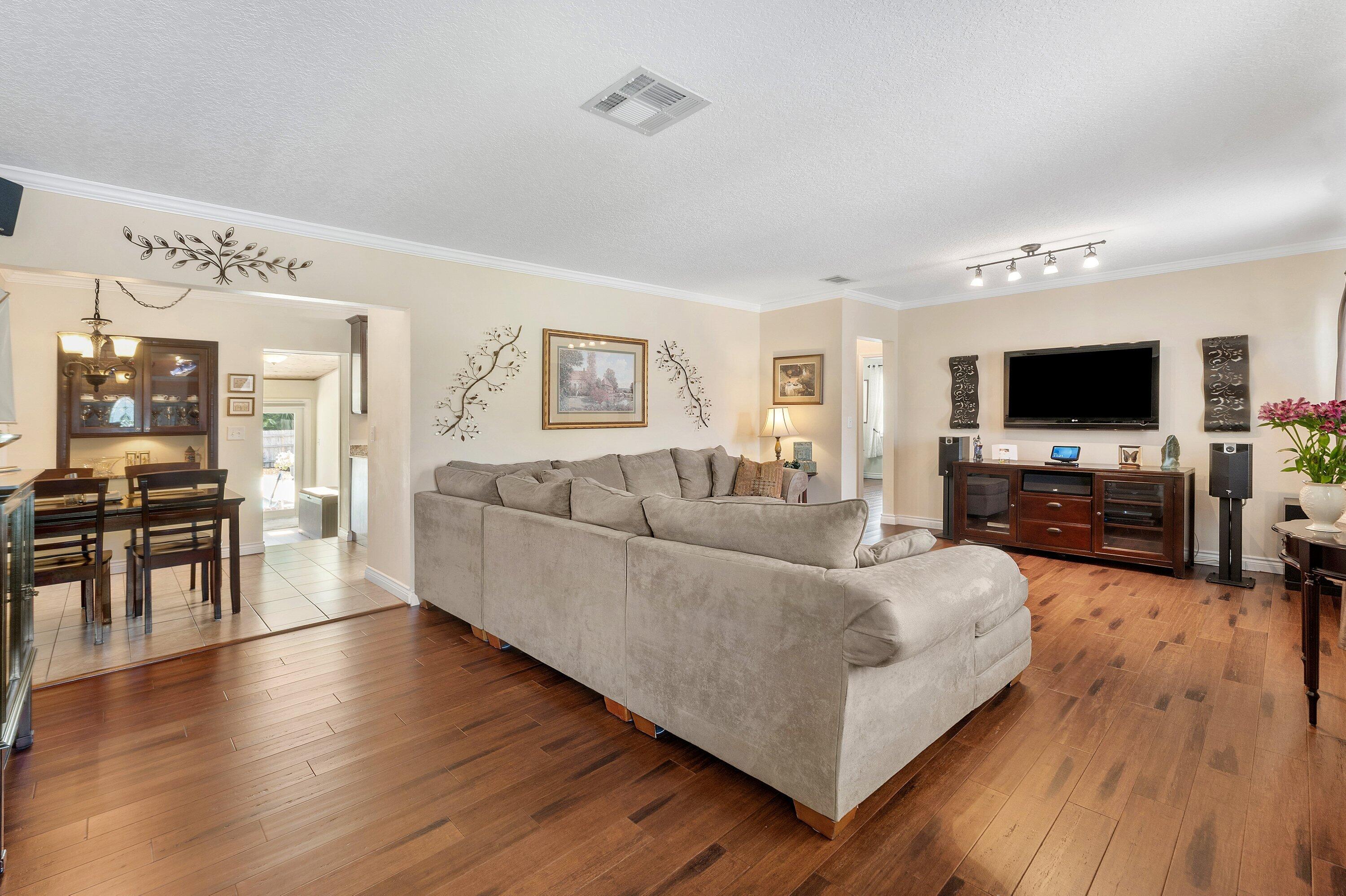 141 Date Palm Drive Property Photo 2