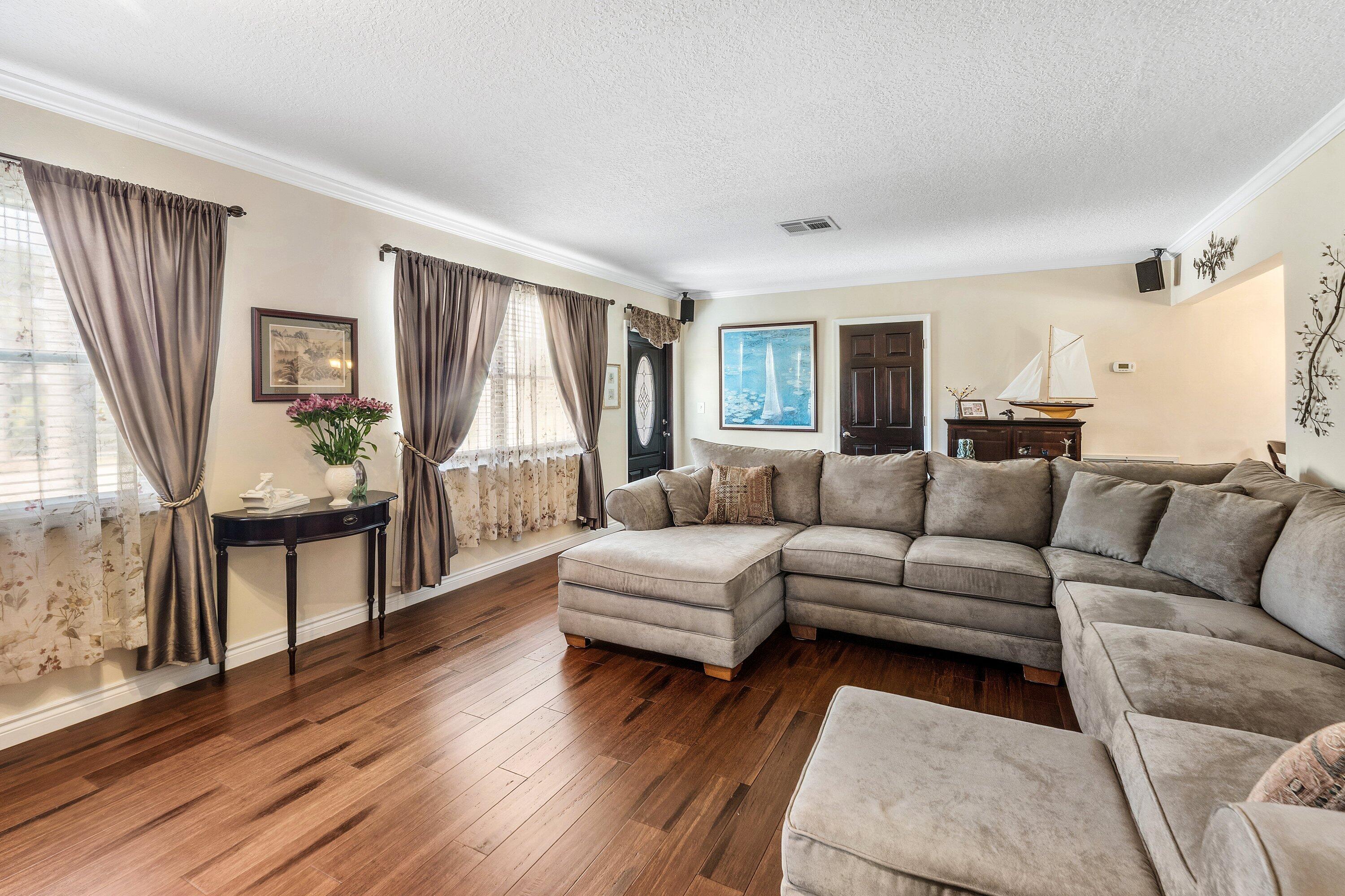 141 Date Palm Drive Property Photo 8