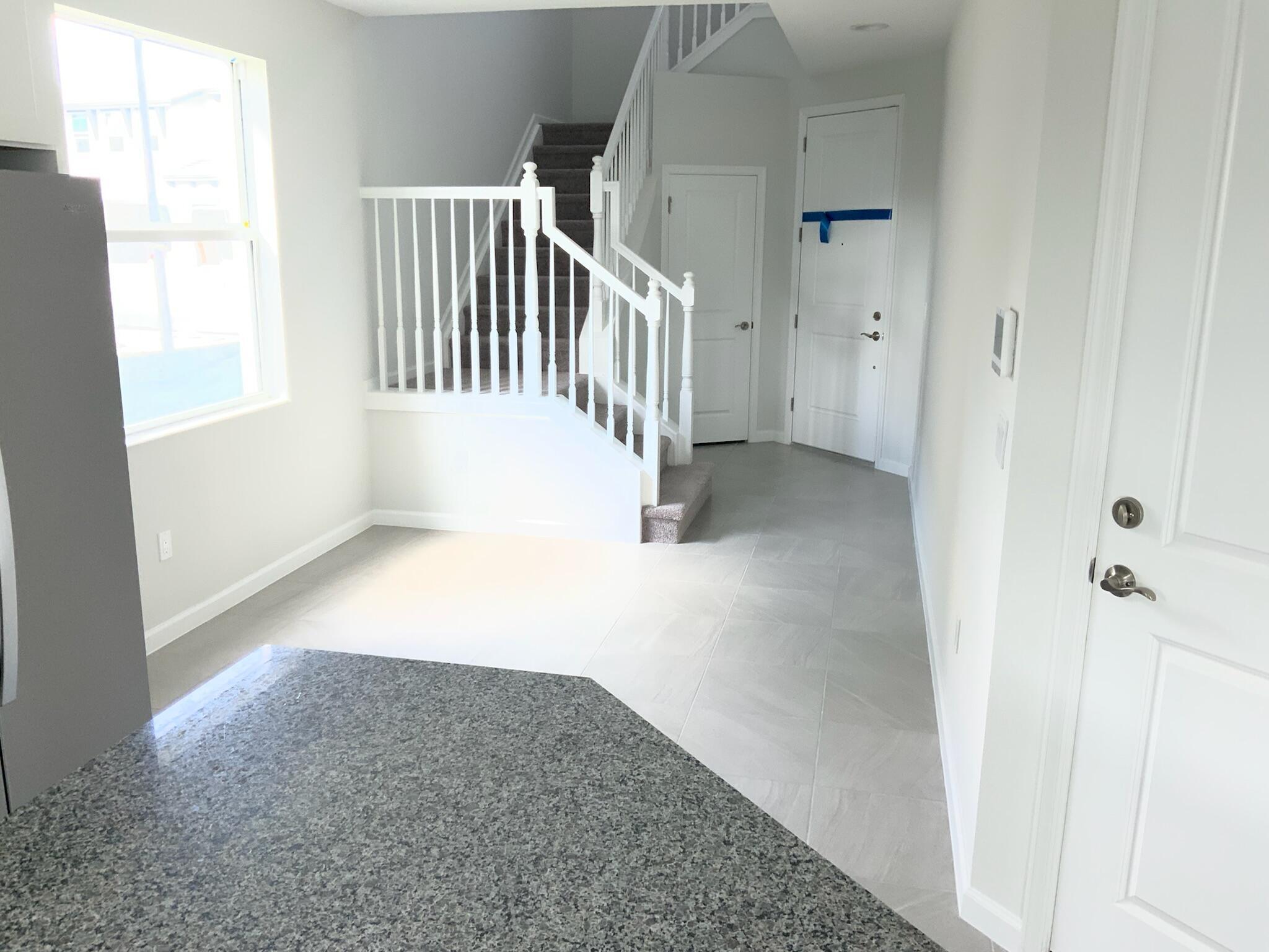 16340 Oakview Drive Property Photo 6