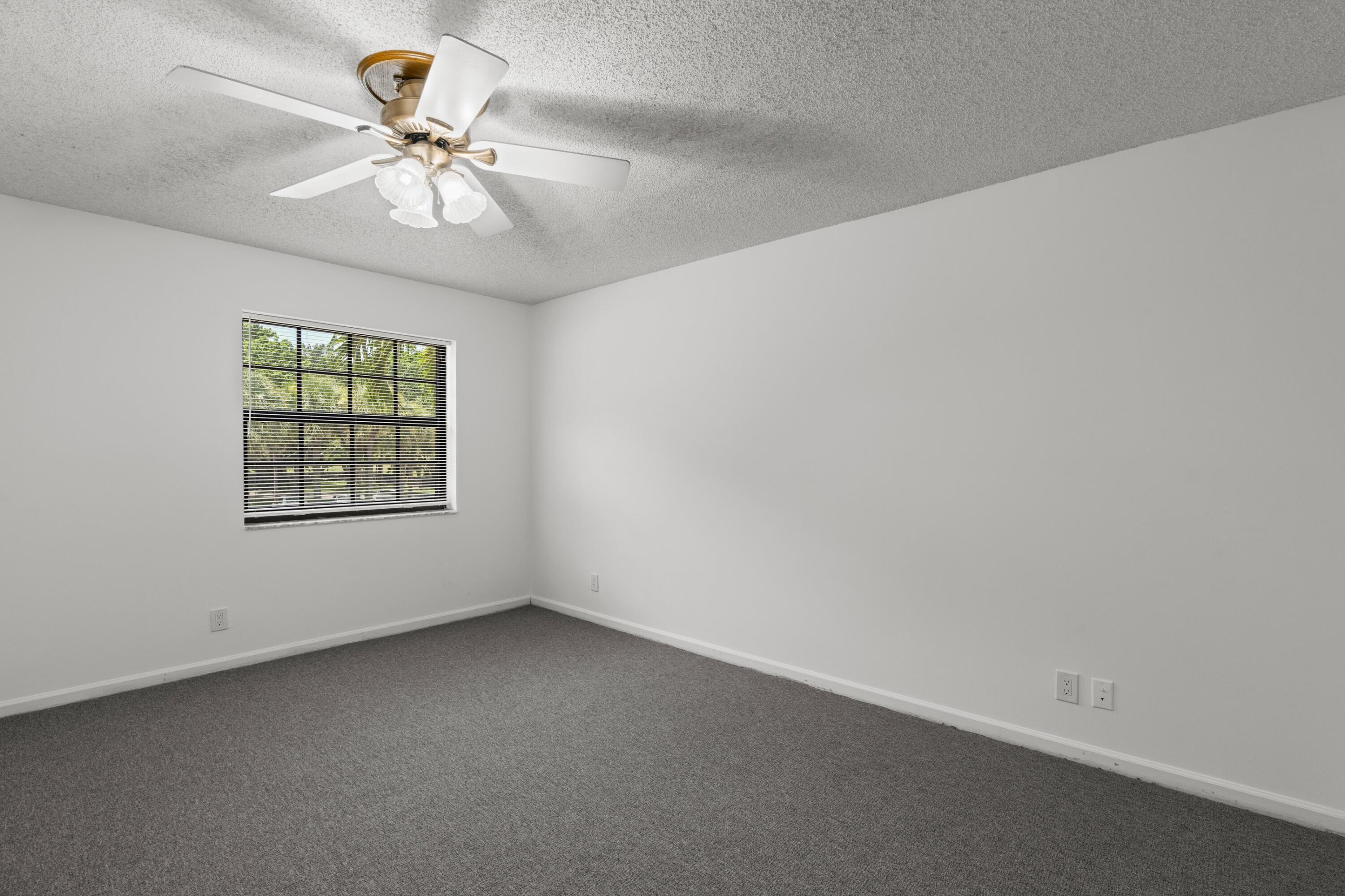 471 Ashwood Place Property Photo 14