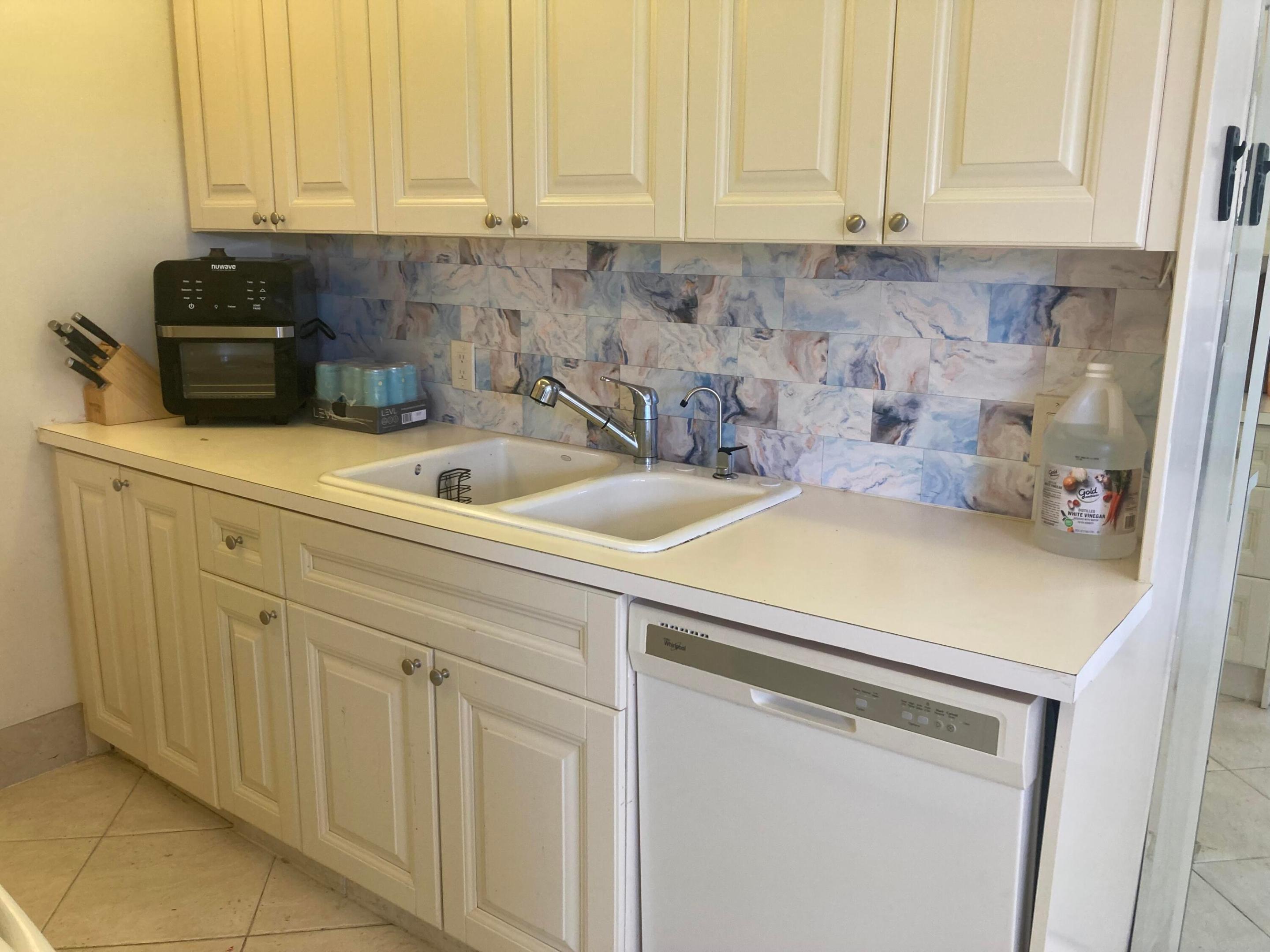 1097 Cornwall E Property Photo 5