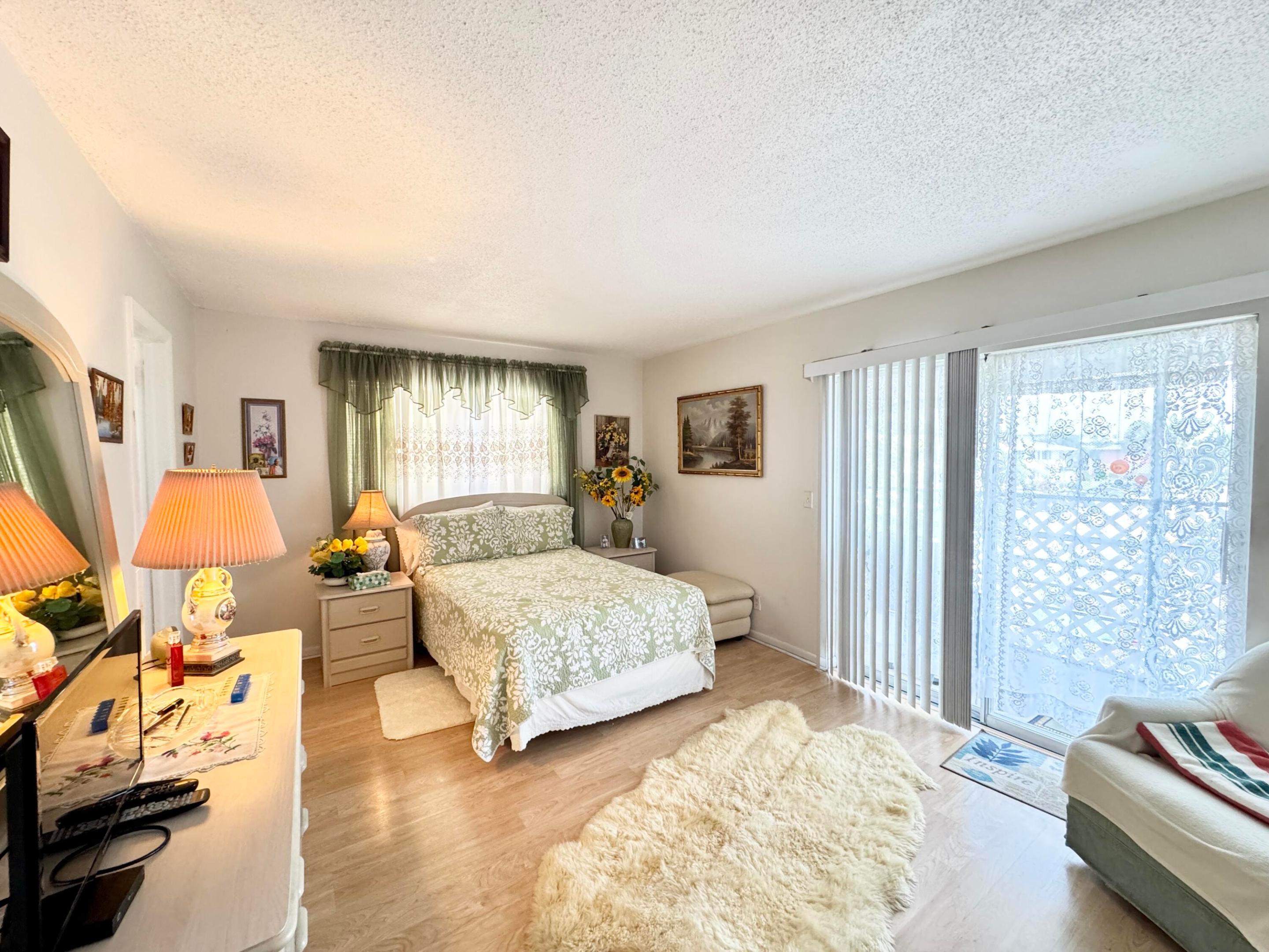 148 Bedford F Property Photo 11