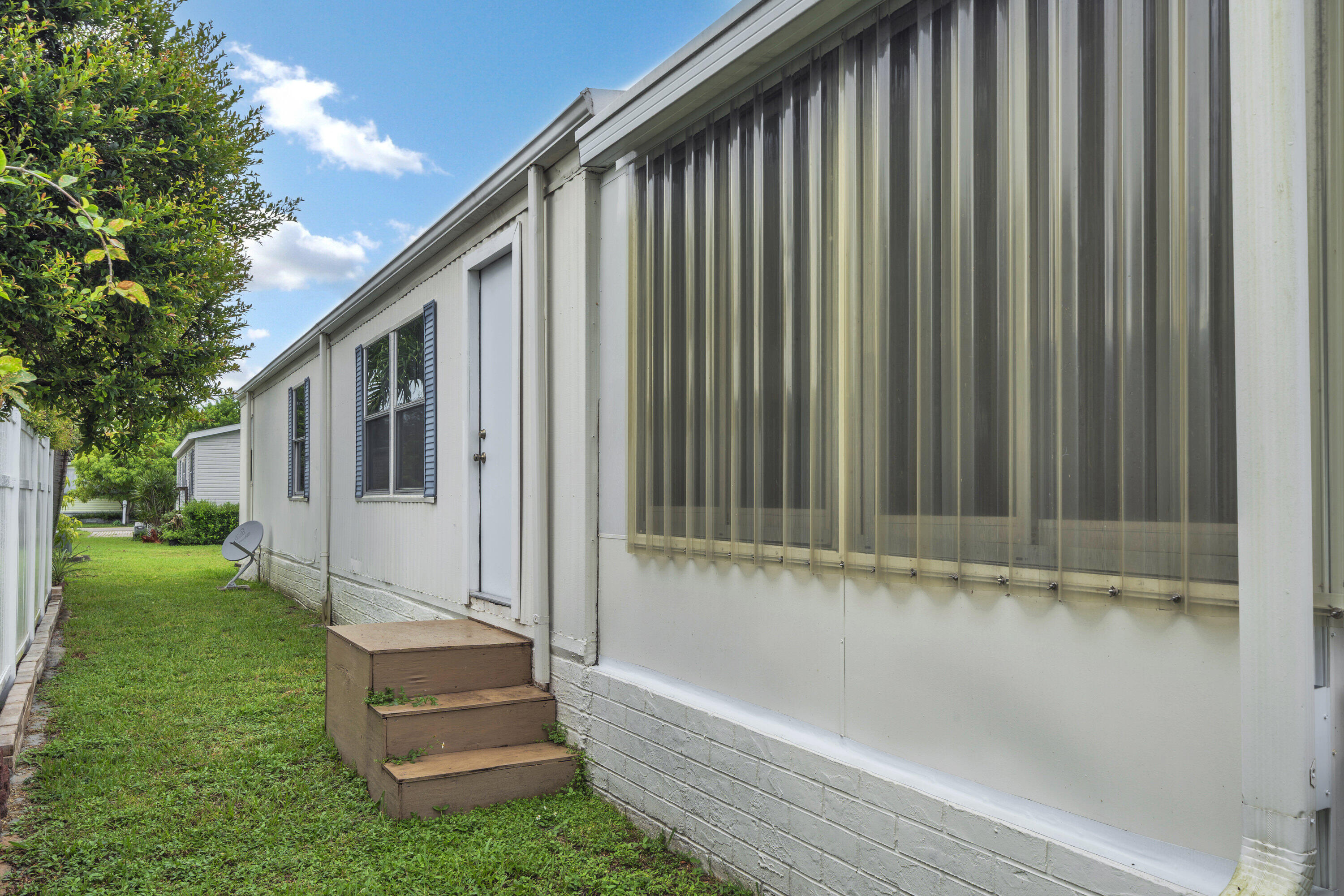 6705 Nw 29th Court Property Photo 5