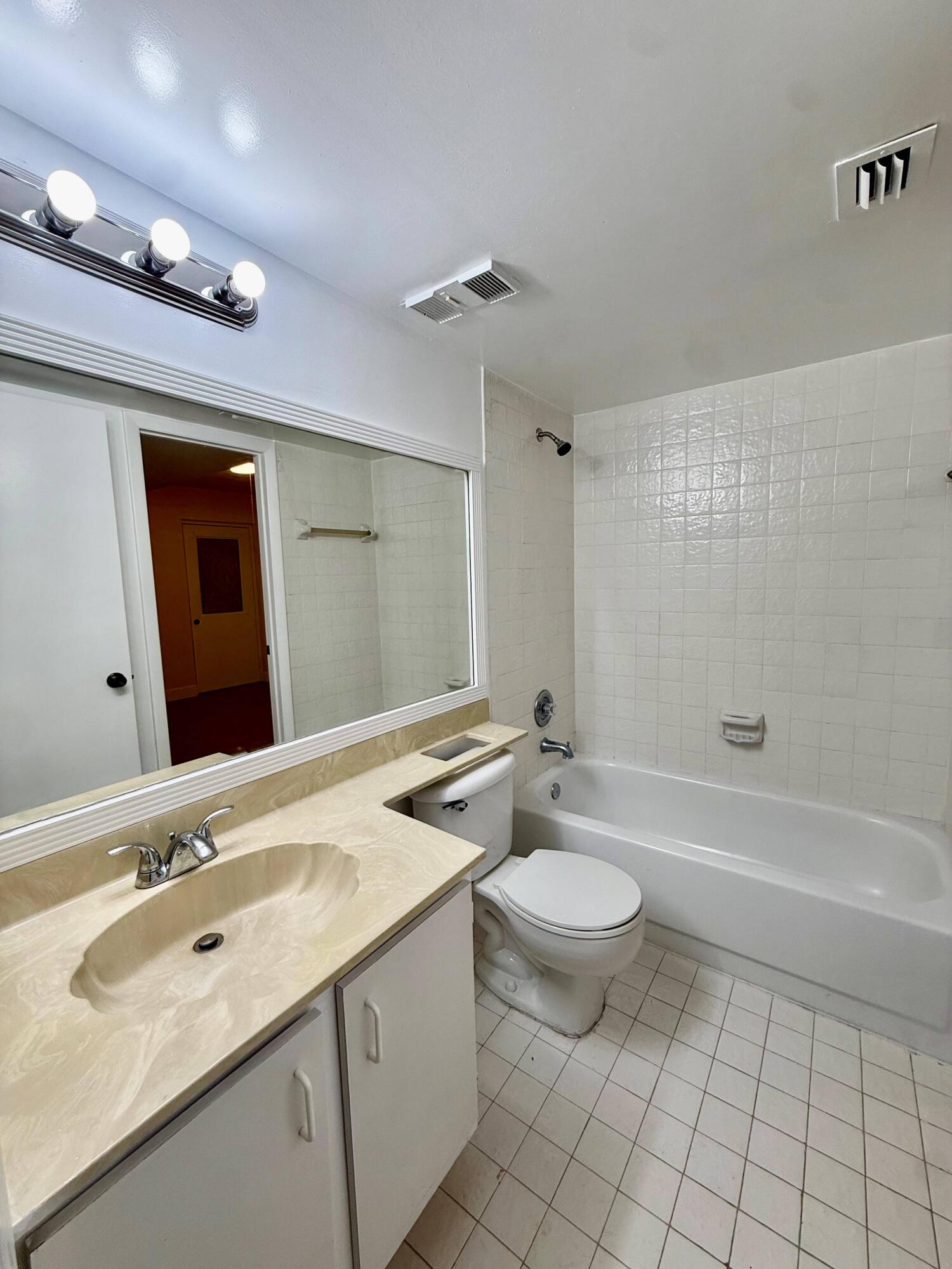 9777 Westview Drive 1113 Property Photo 3
