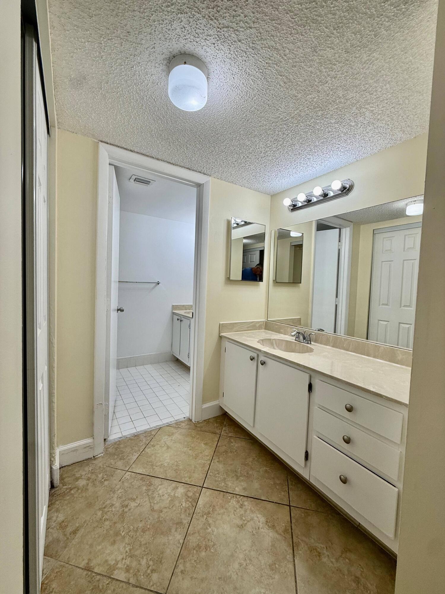 9777 Westview Drive 1113 Property Photo 6