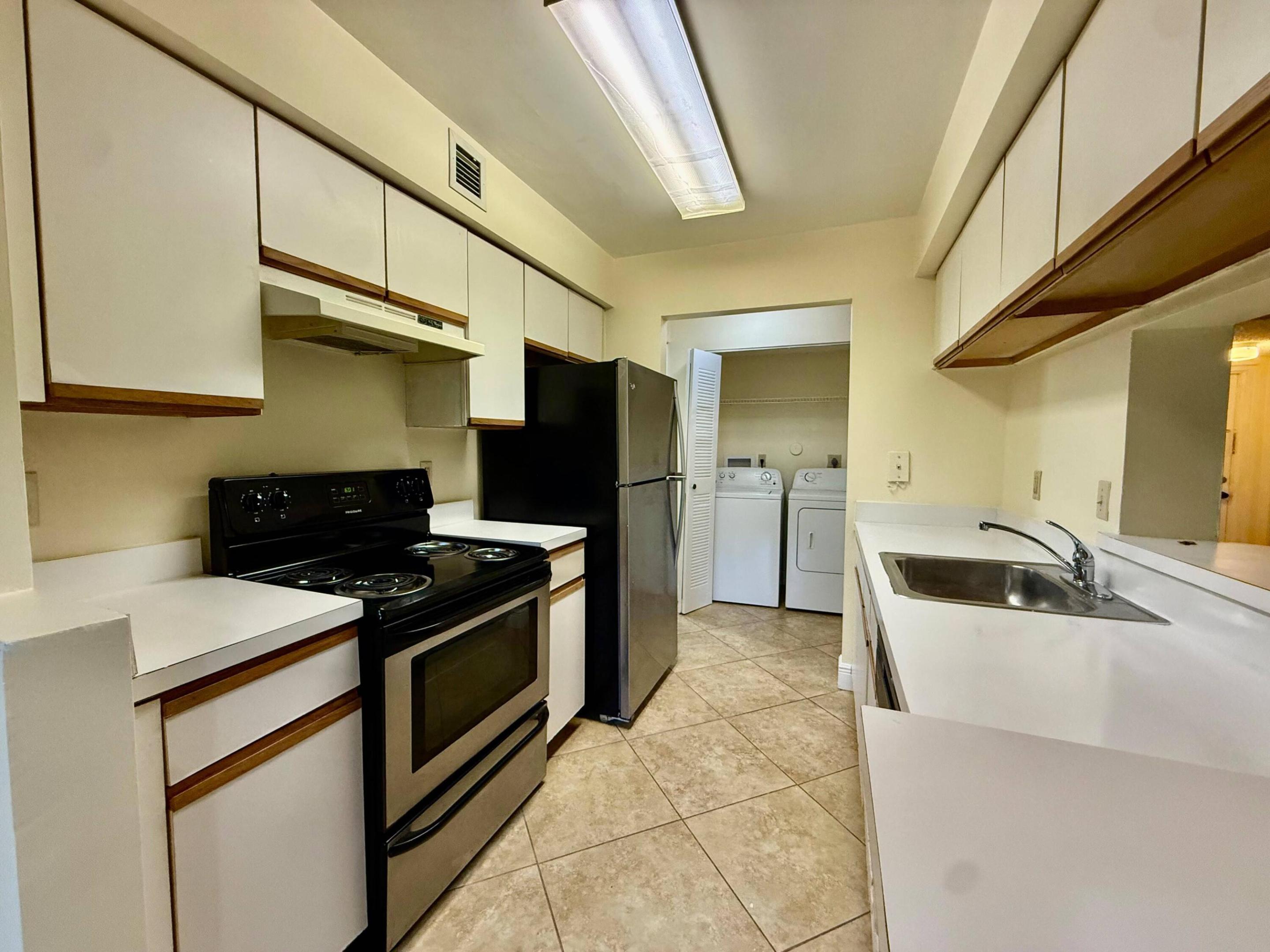 9777 Westview Drive 1113 Property Photo 11