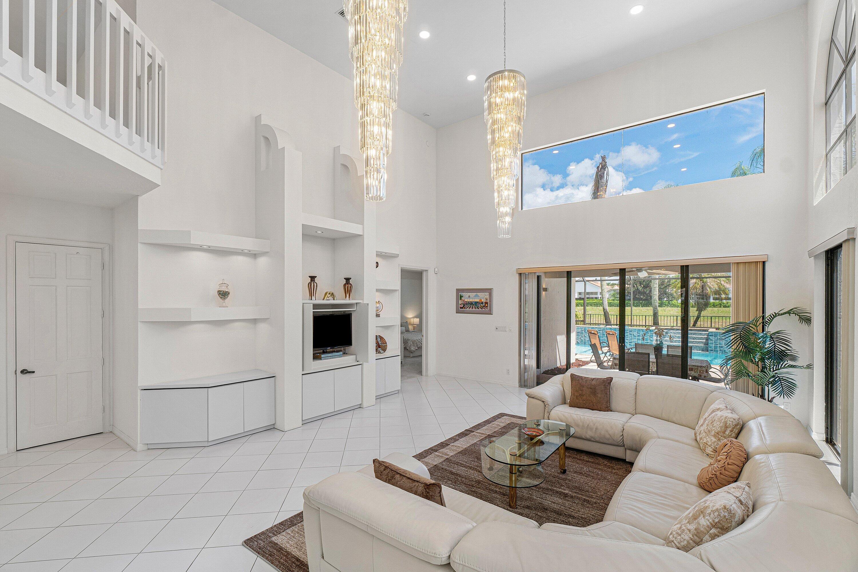 17099 Ryton Lane Property Photo 3