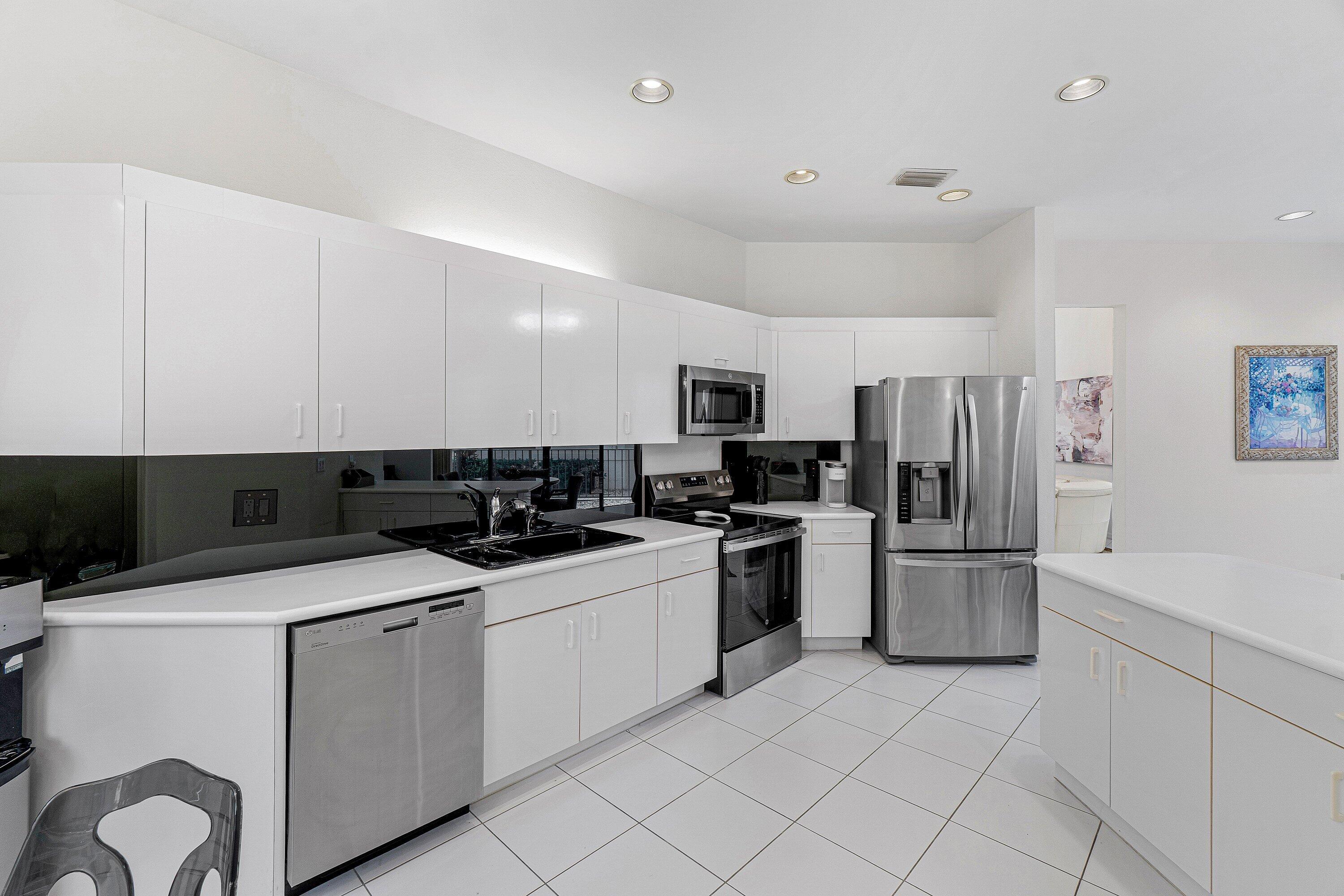 17099 Ryton Lane Property Photo 11