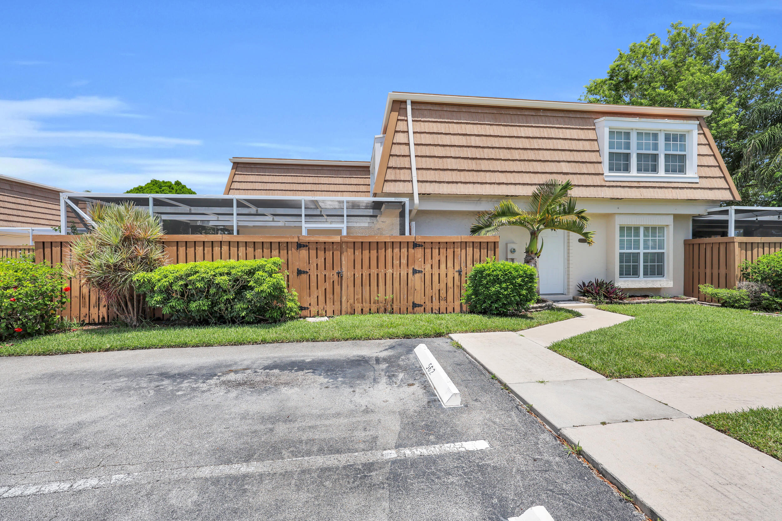 11557 WINCHESTER Drive Property Photo 1