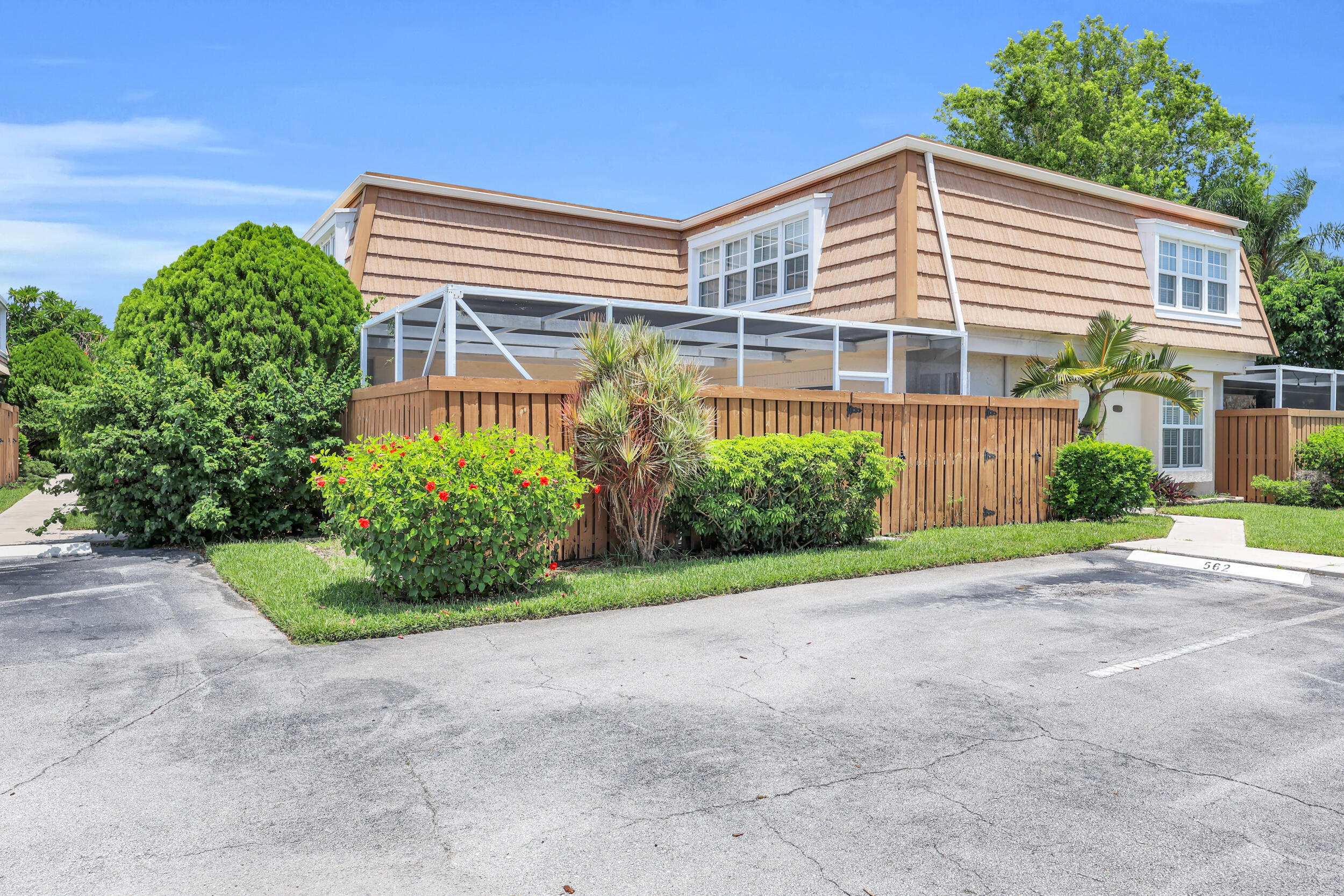 11557 Winchester Drive Property Photo 3