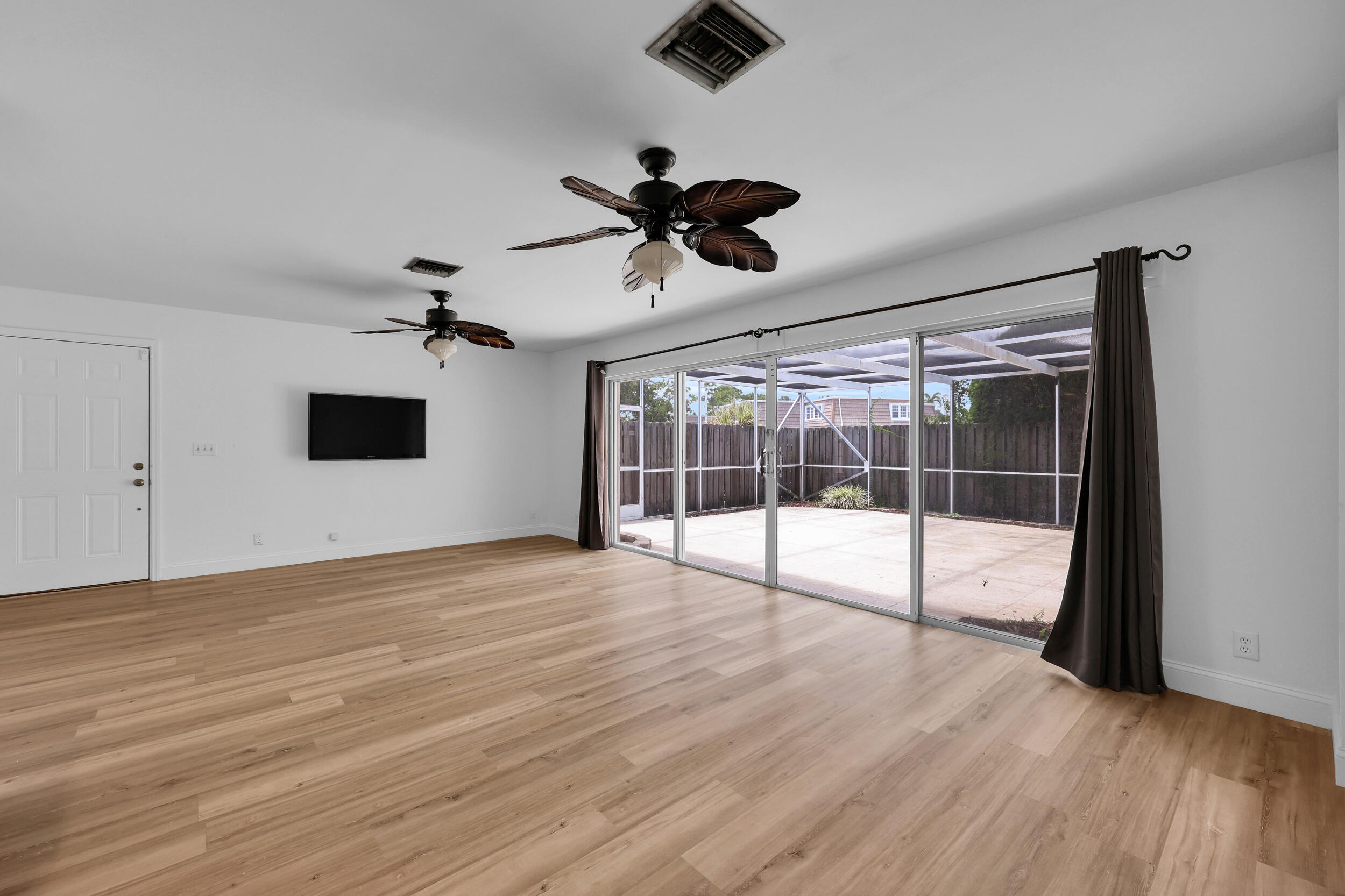 11557 Winchester Drive Property Photo 9