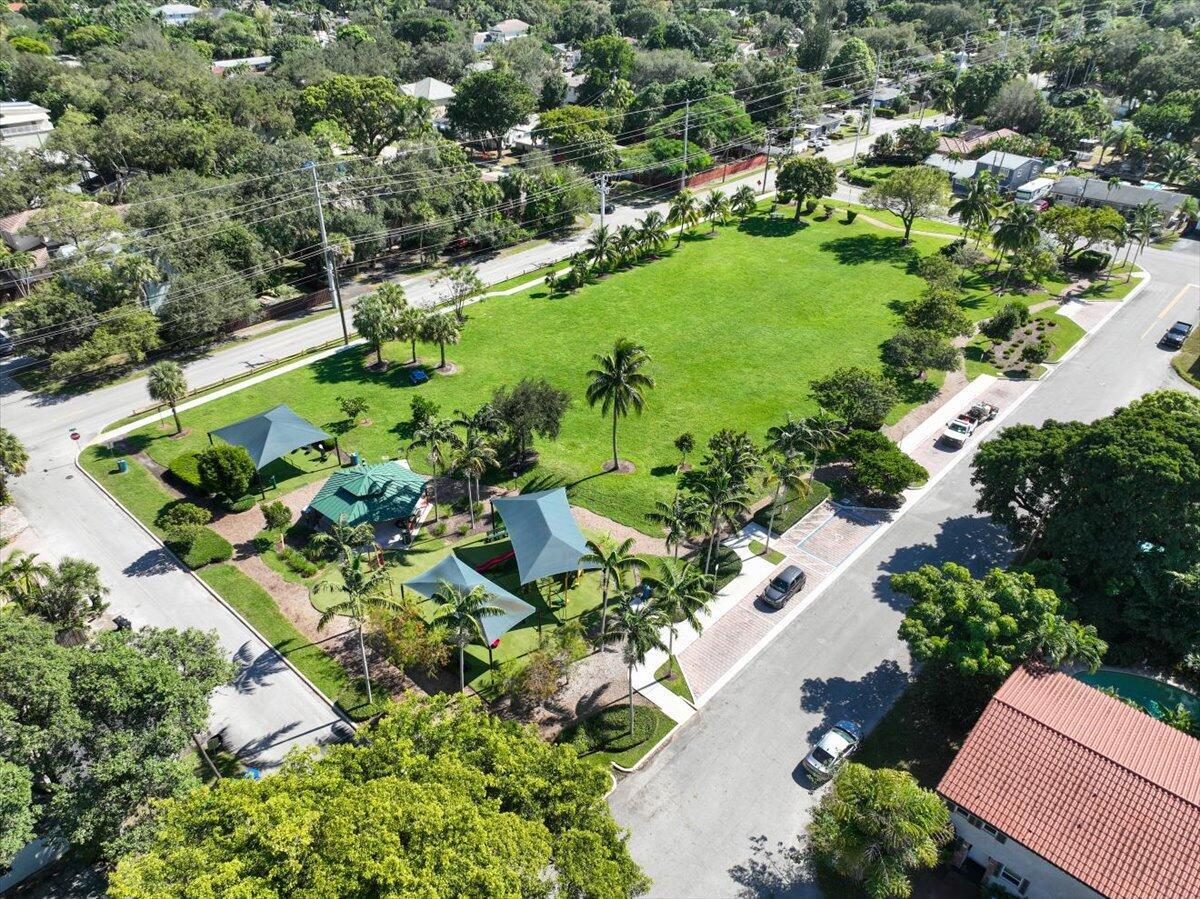 913 Orange Isle B Property Photo 5
