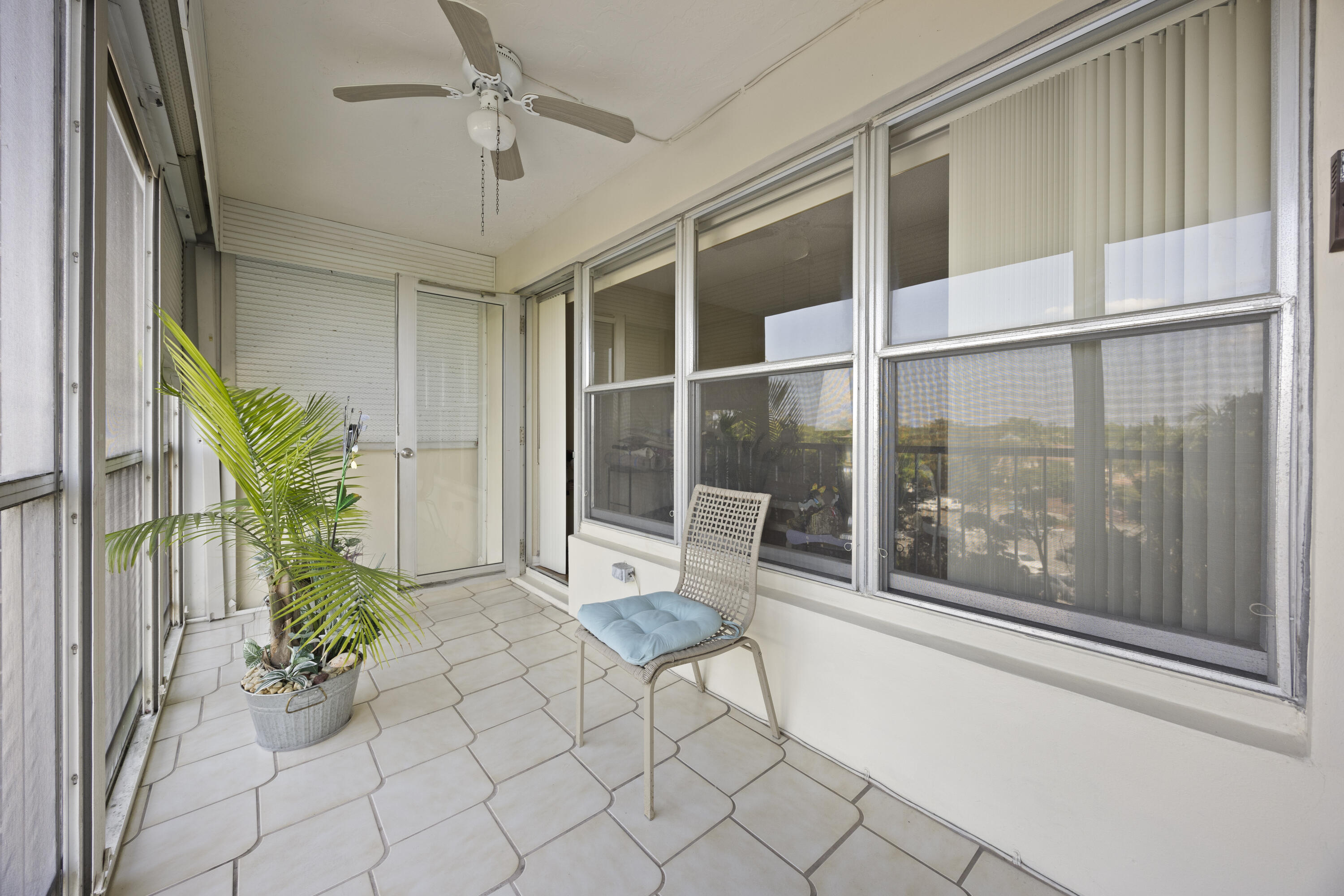 10777 W Sample Road 508 Property Photo 17