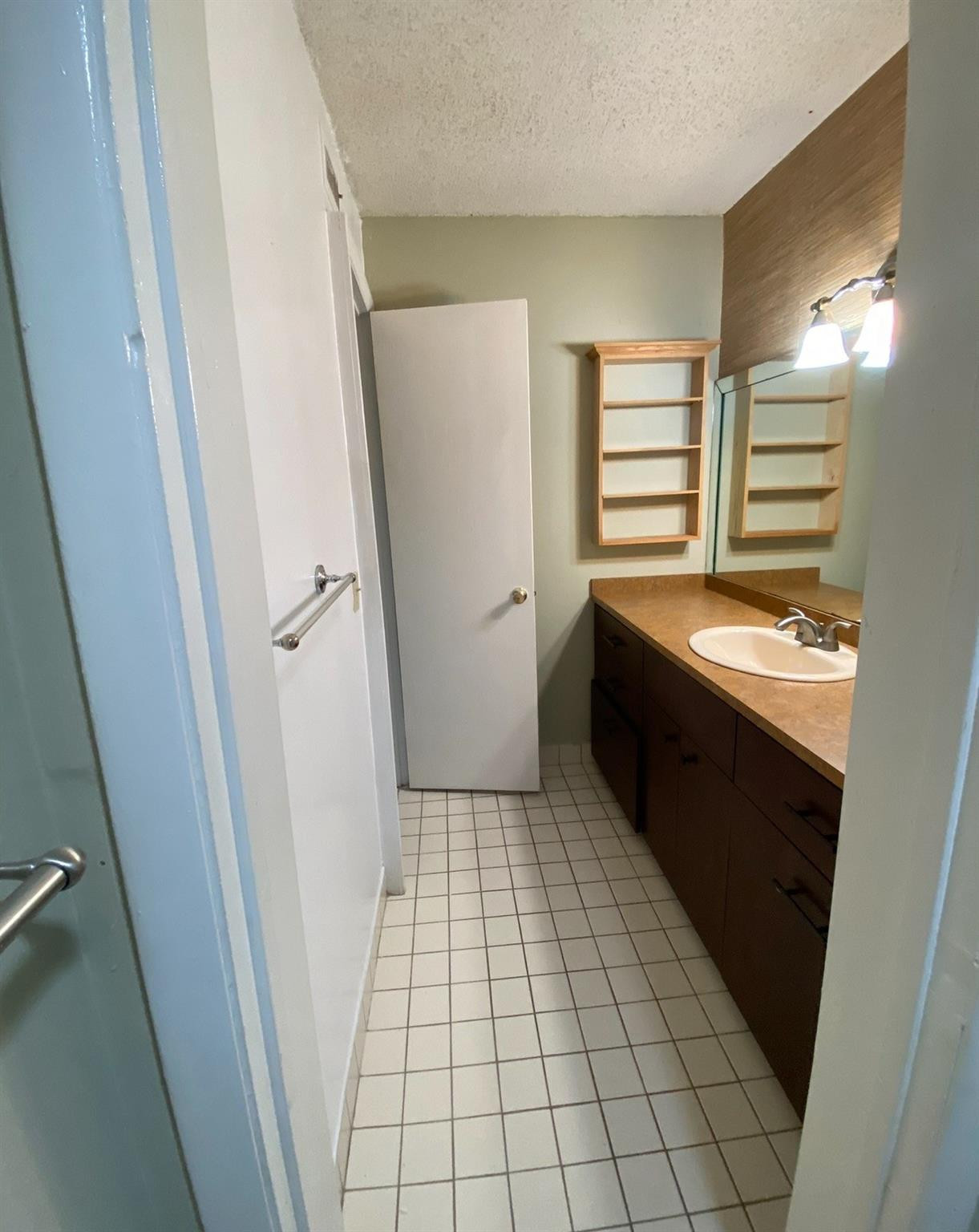 6505 Winfield Boulevard B-5 Property Photo 10