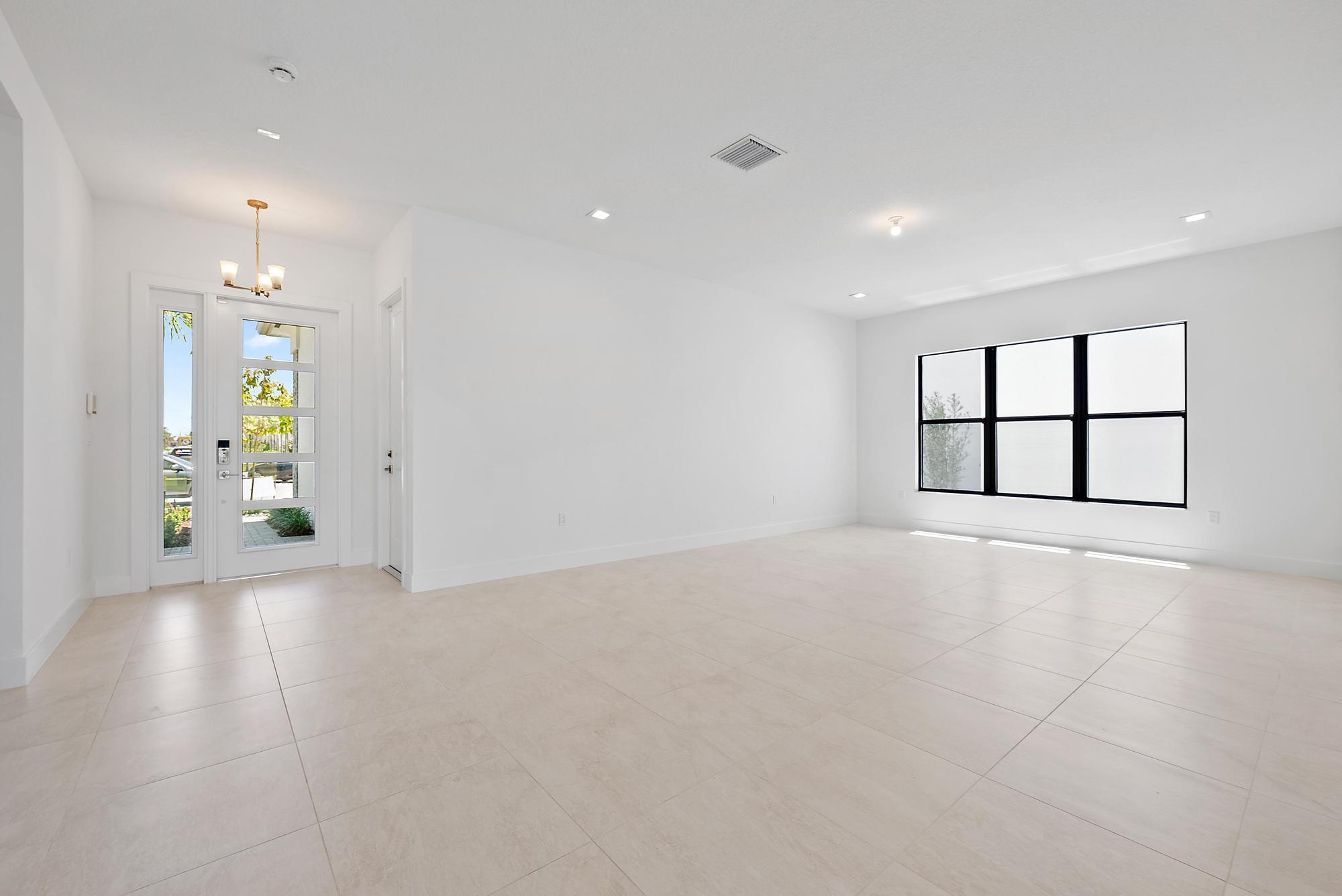 20471 Southernwood Avenue Property Photo 8