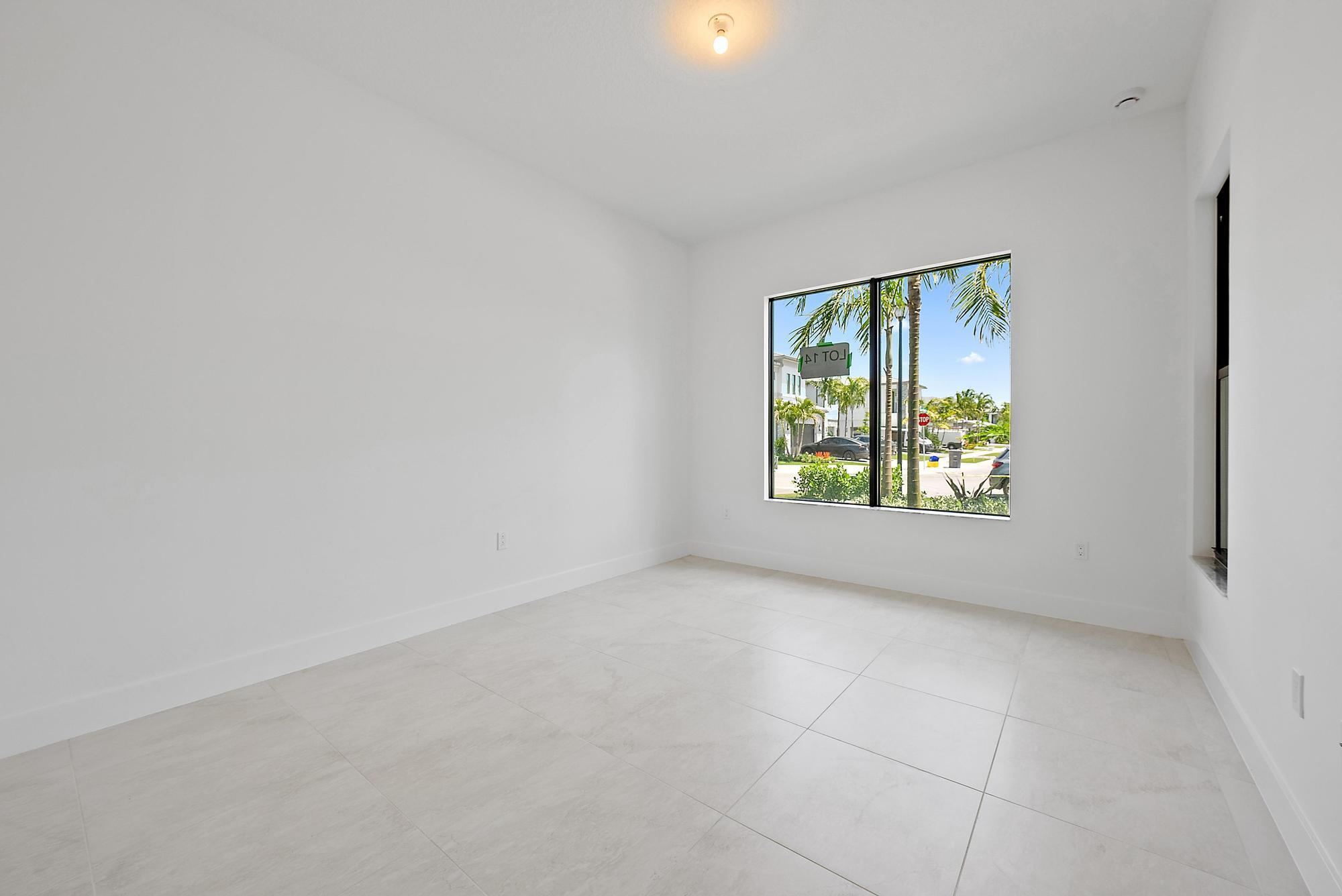 20471 Southernwood Avenue Property Photo 9