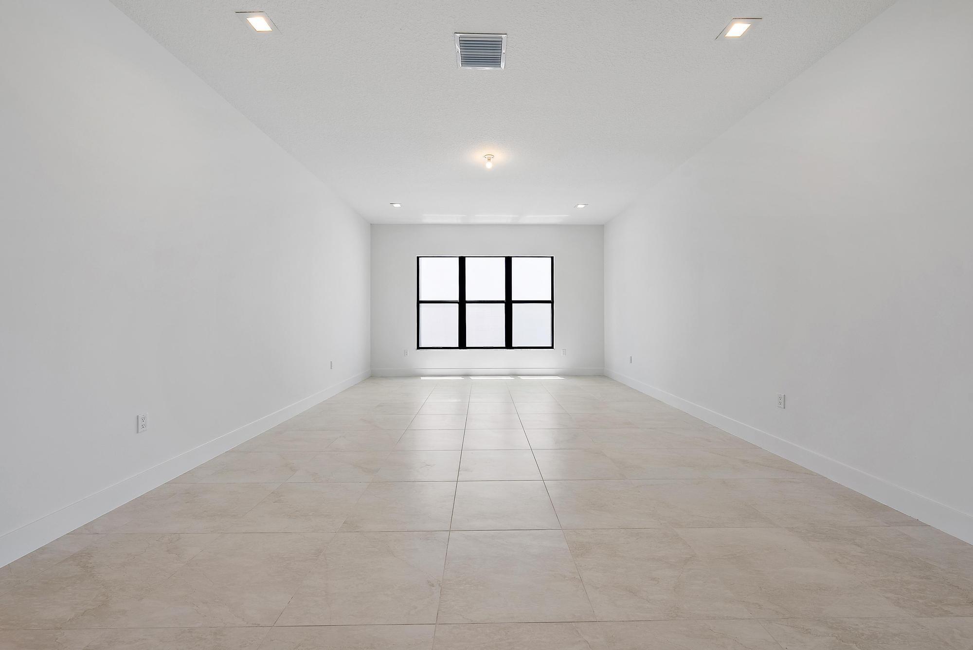 20471 Southernwood Avenue Property Photo 11