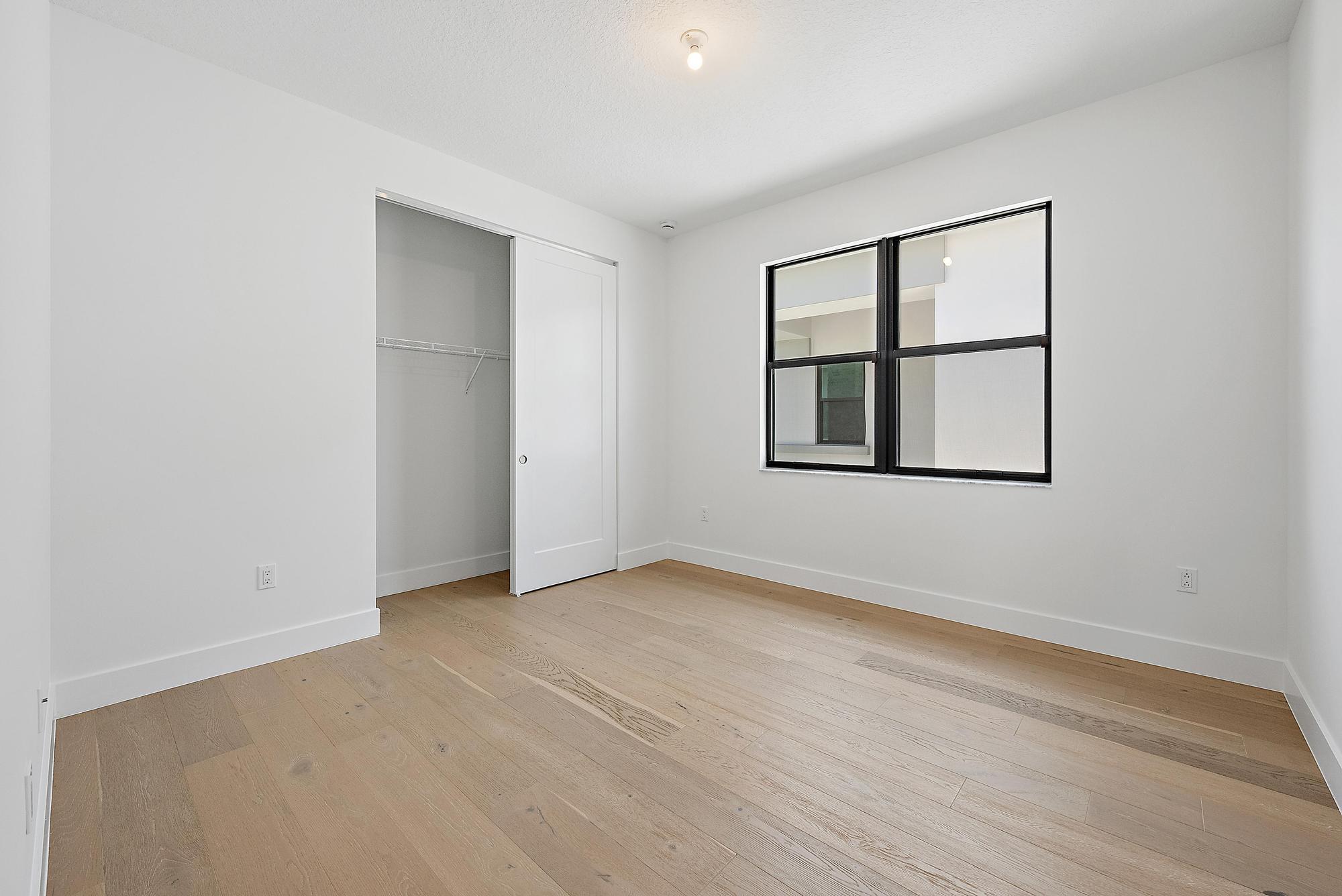 20471 Southernwood Avenue Property Photo 32
