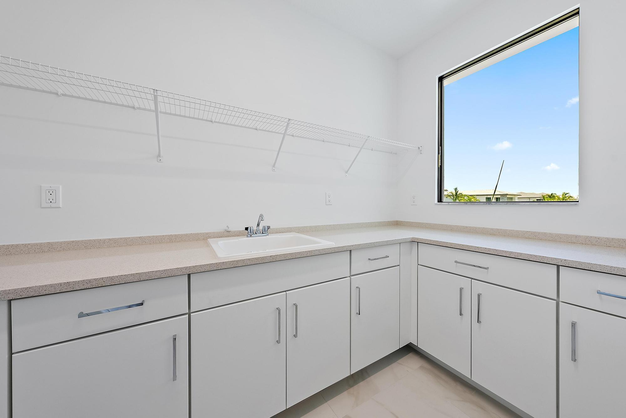 20471 Southernwood Avenue Property Photo 35