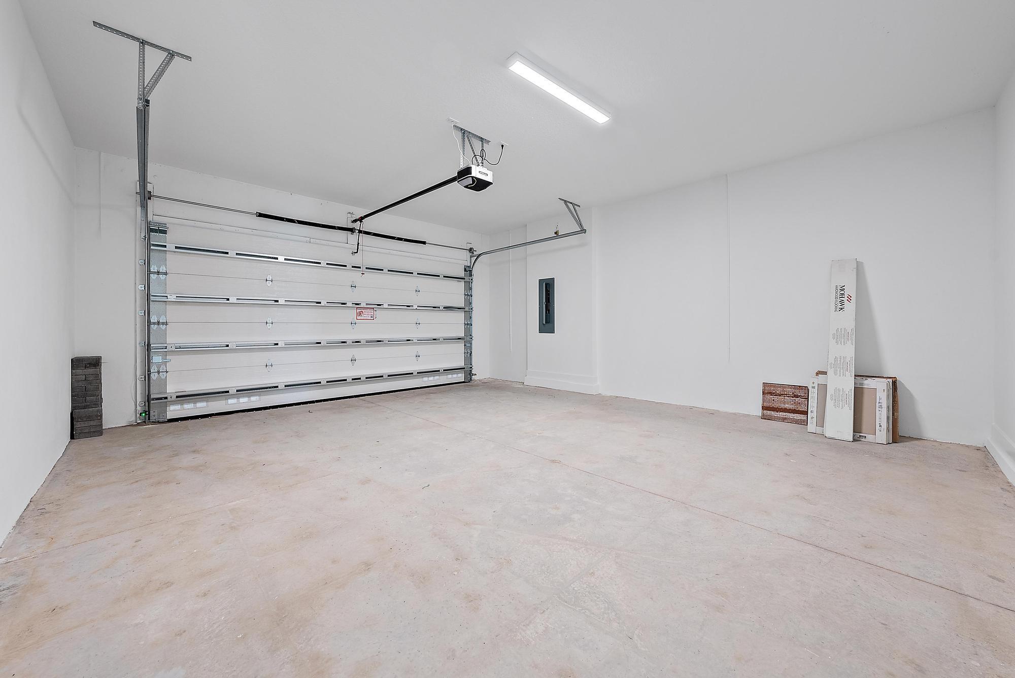 20471 Southernwood Avenue Property Photo 40