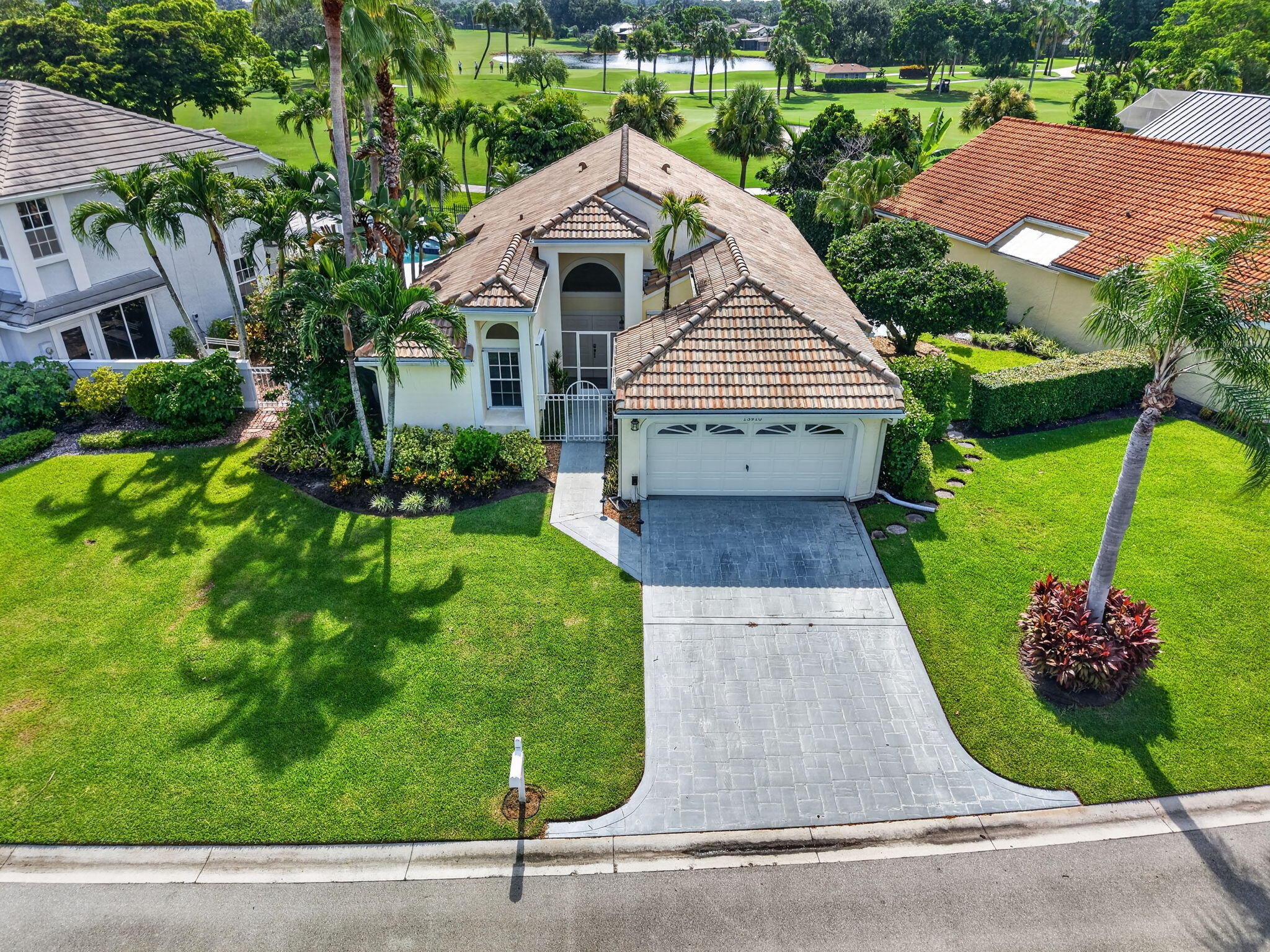 13910 Cross Pointe Court Property Photo 1