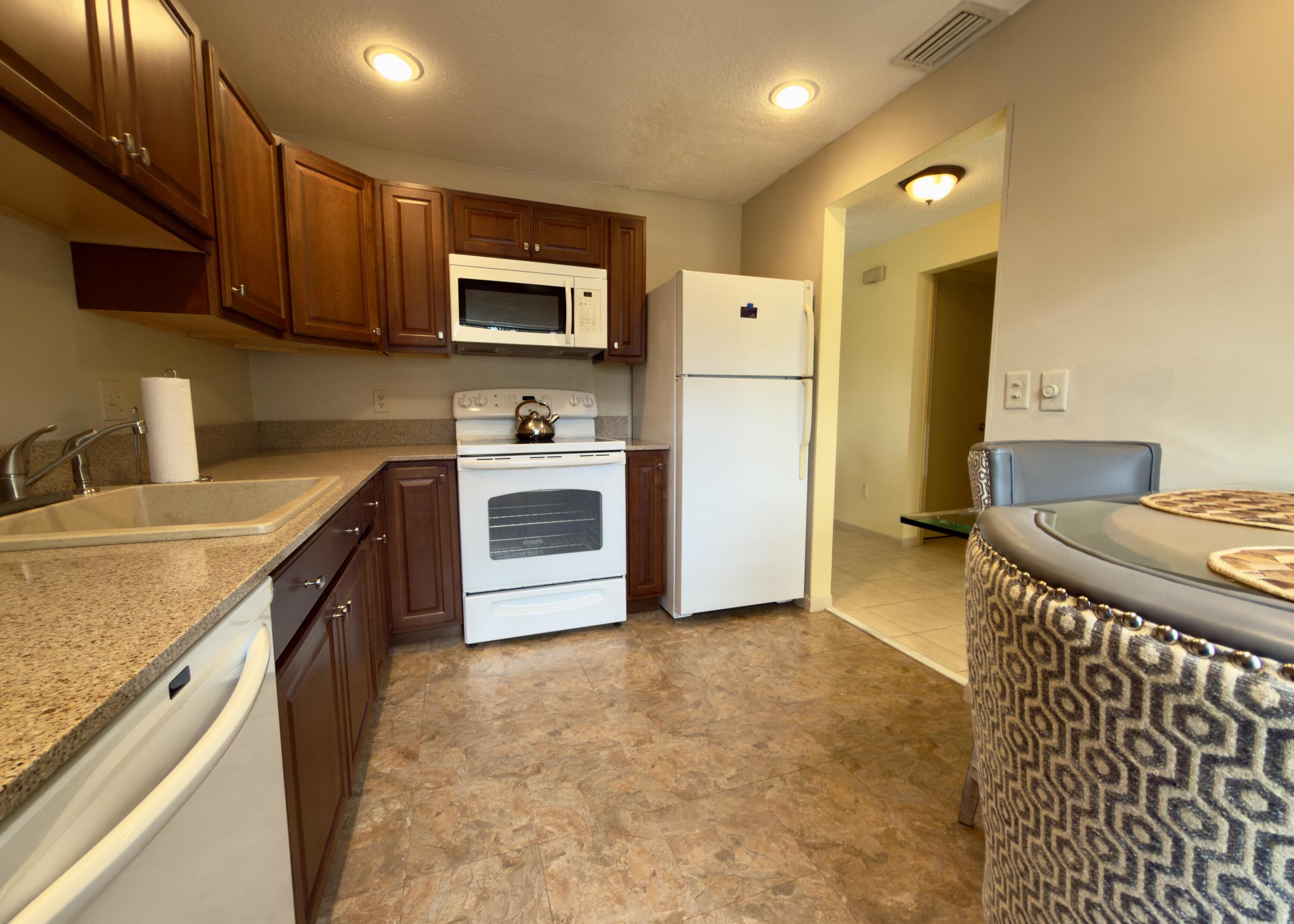 21338 Juego Circle 11g Property Photo 5