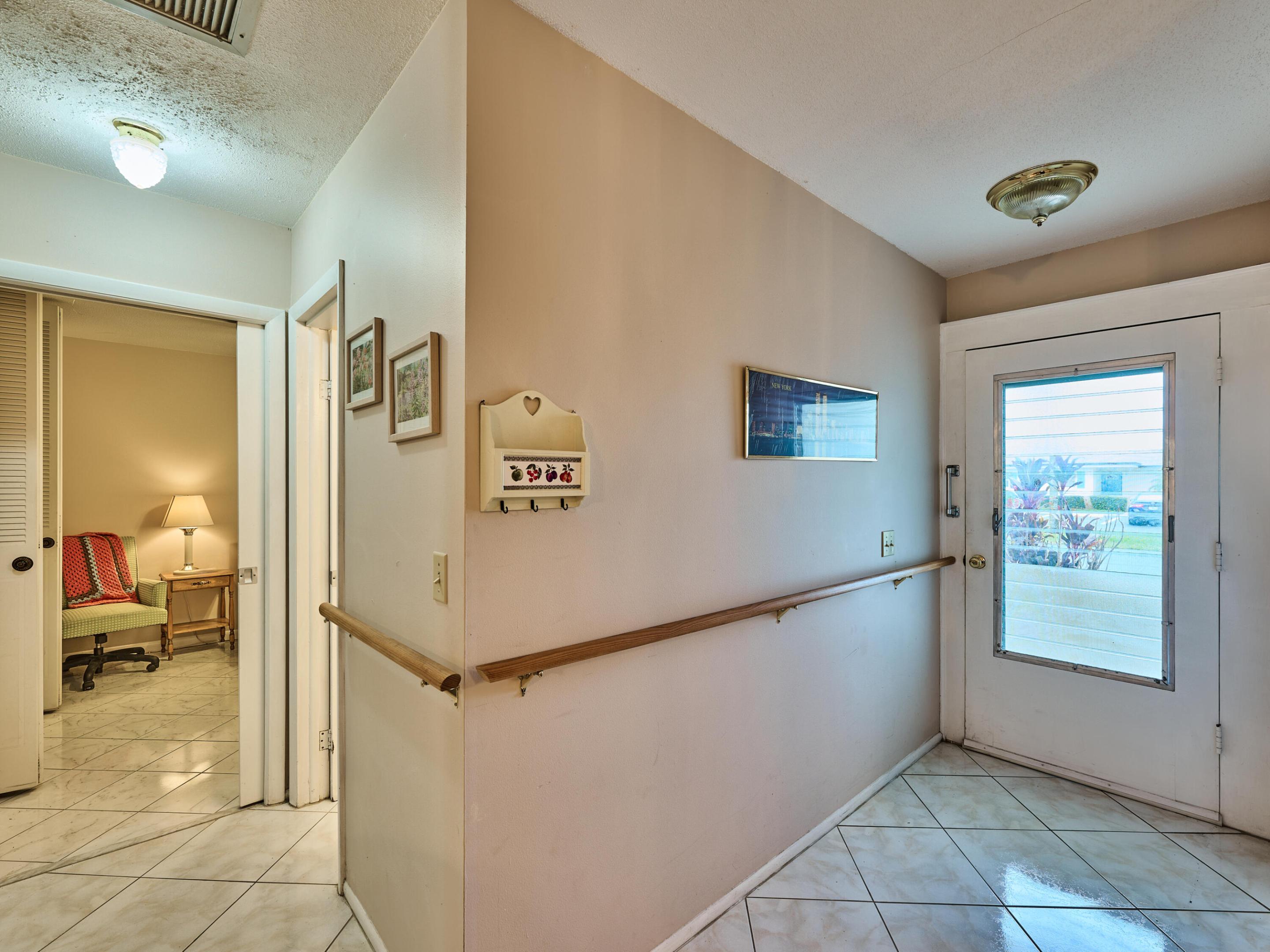 2804 Crosley Drive E F Property Photo 4
