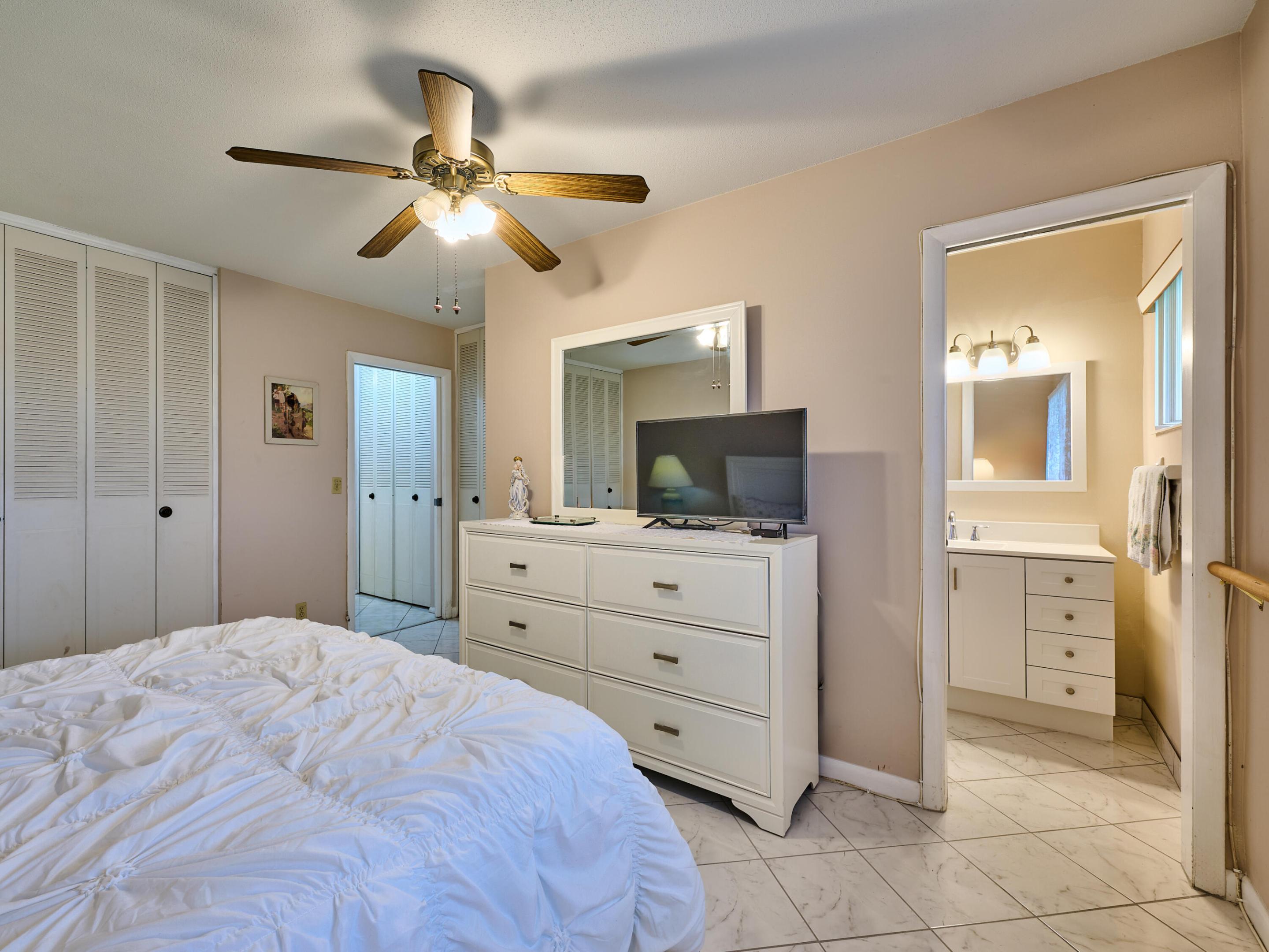 2804 Crosley Drive E F Property Photo 18