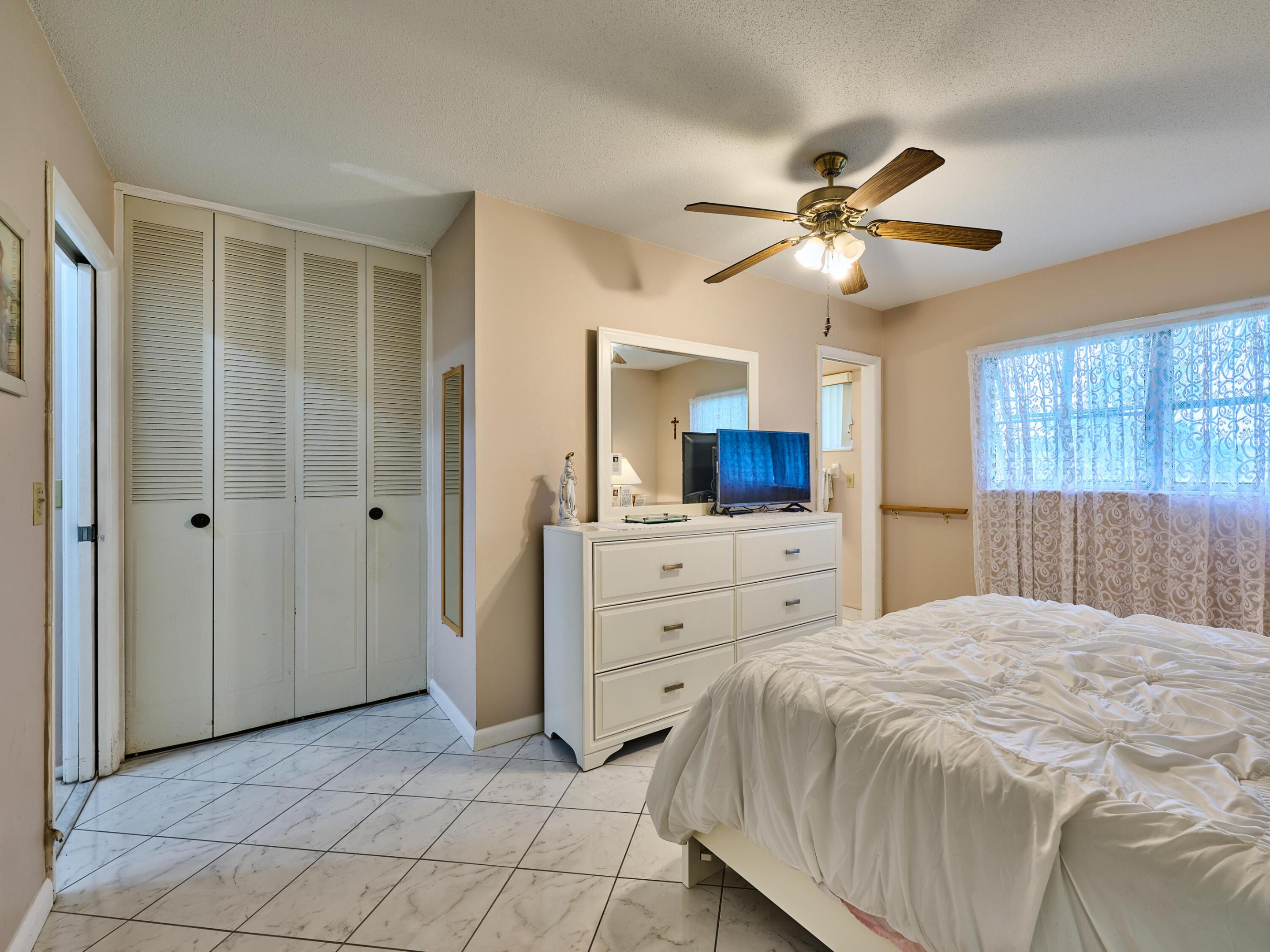 2804 Crosley Drive E F Property Photo 20
