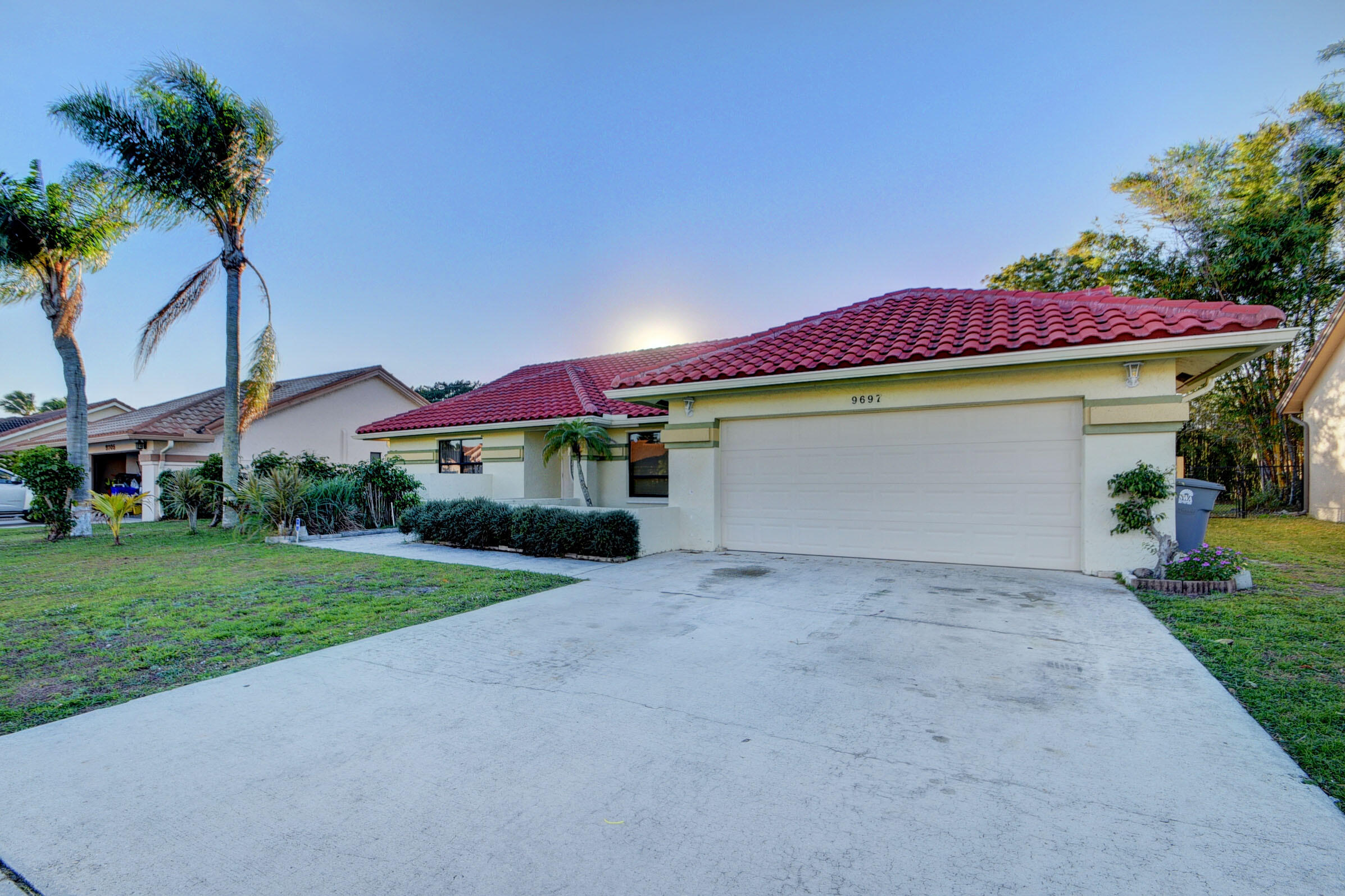 9697 Majestic Way Property Photo 5