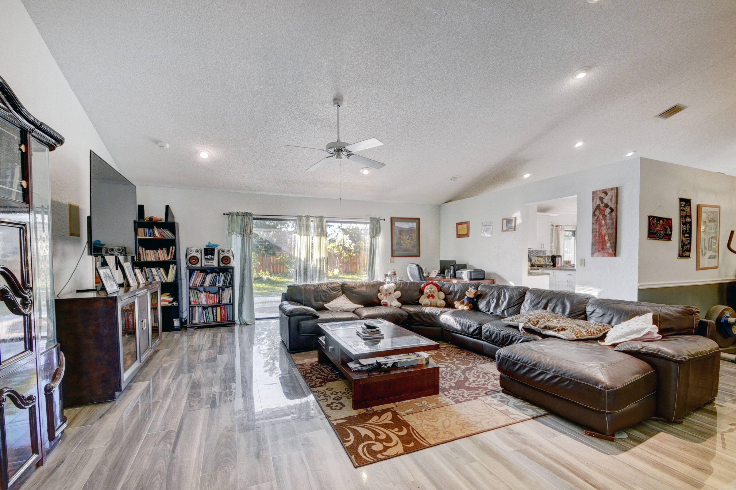 9697 Majestic Way Property Photo 8