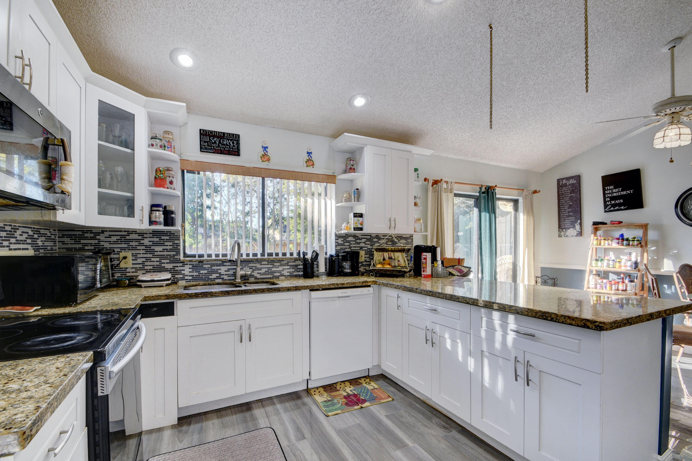 9697 Majestic Way Property Photo 13