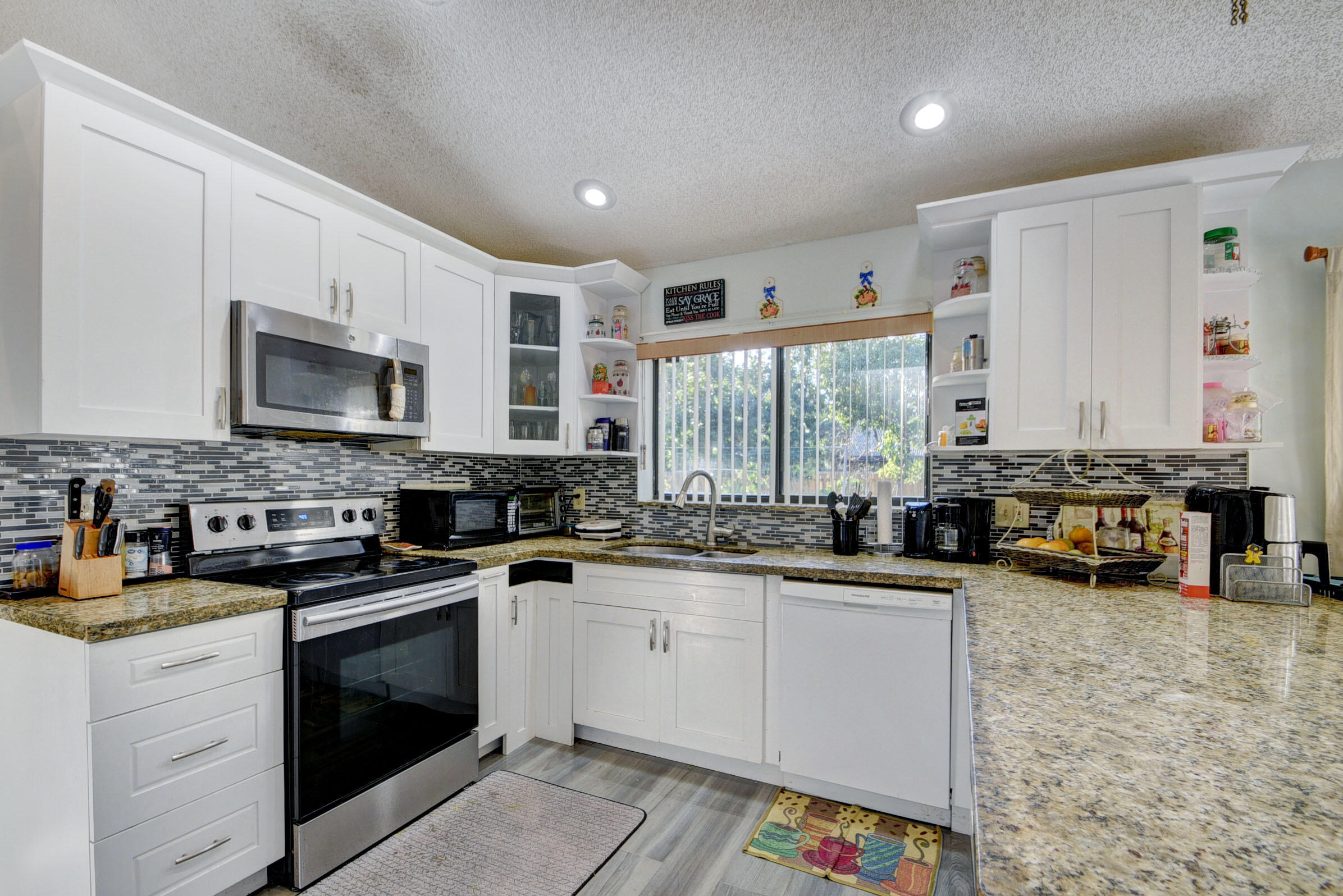 9697 Majestic Way Property Photo 14