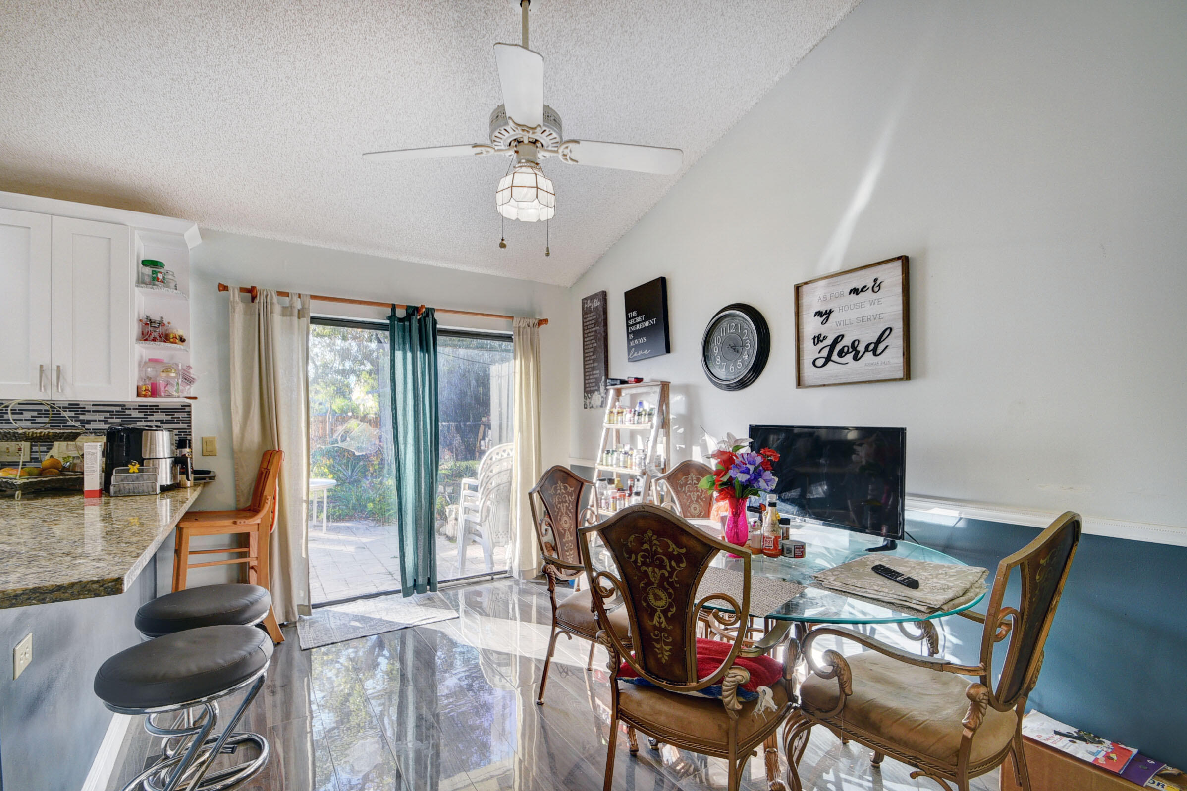 9697 Majestic Way Property Photo 16