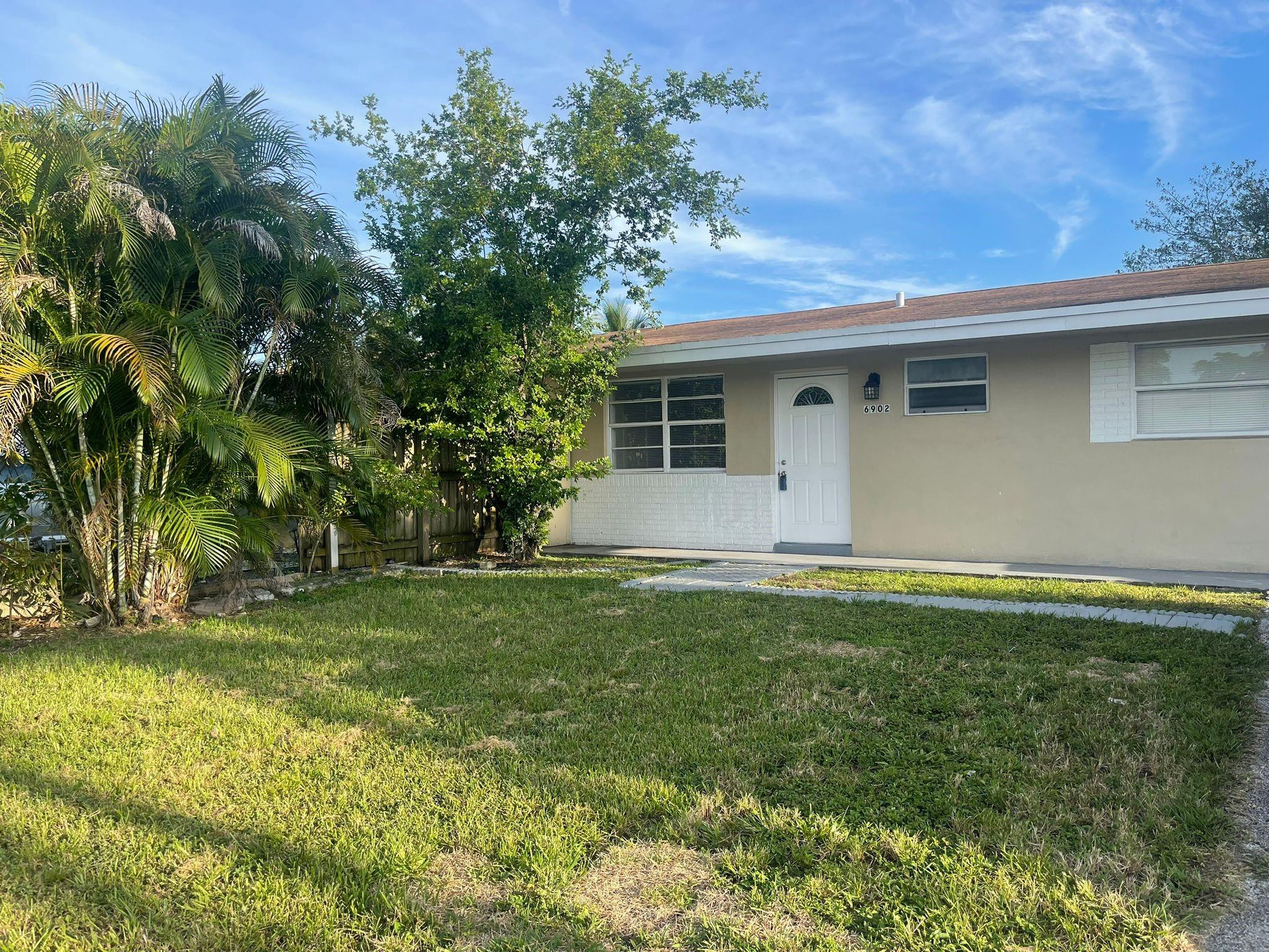 6902 Sw 15th Street Property Photo 1