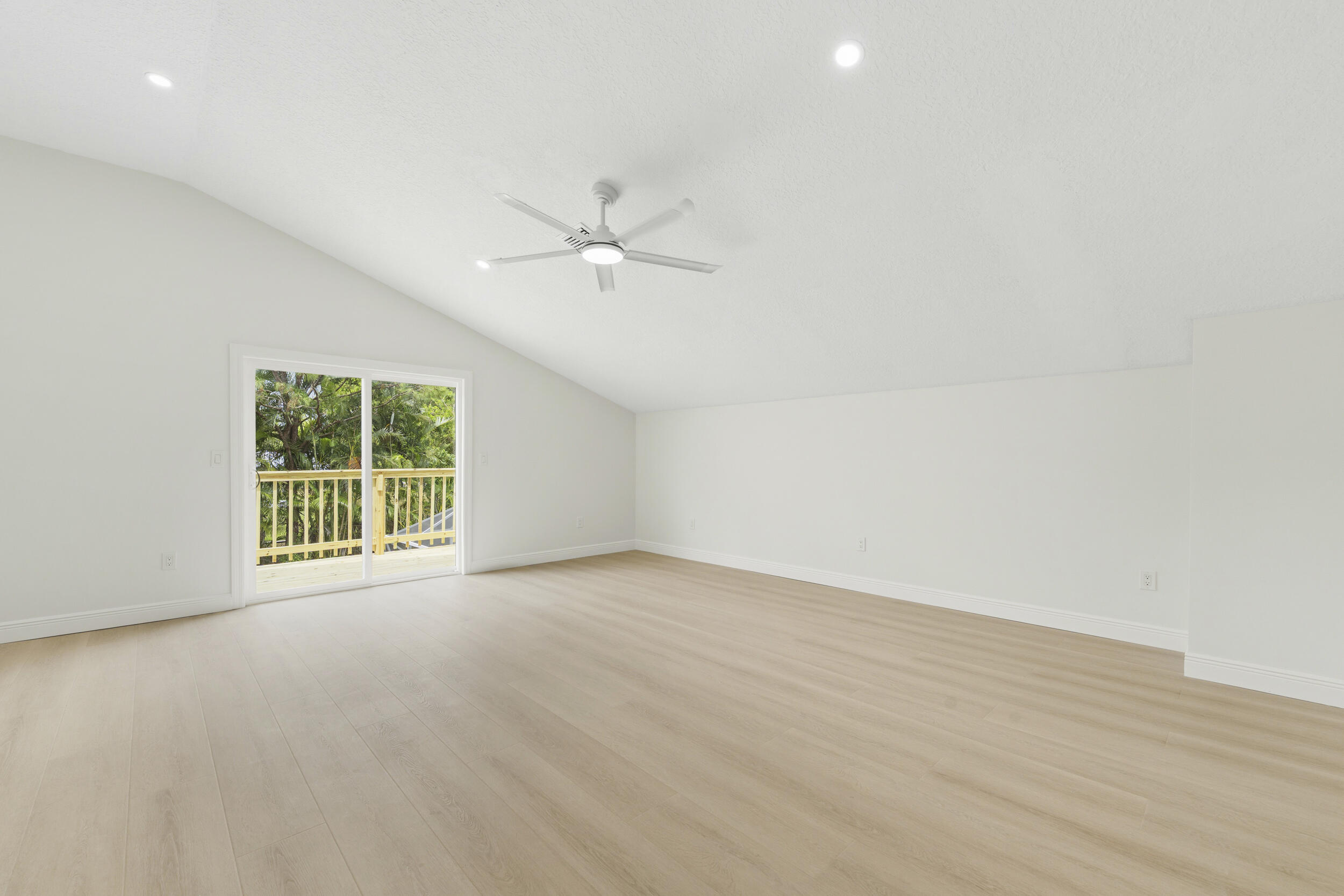 14841 94th Street N Property Photo 6