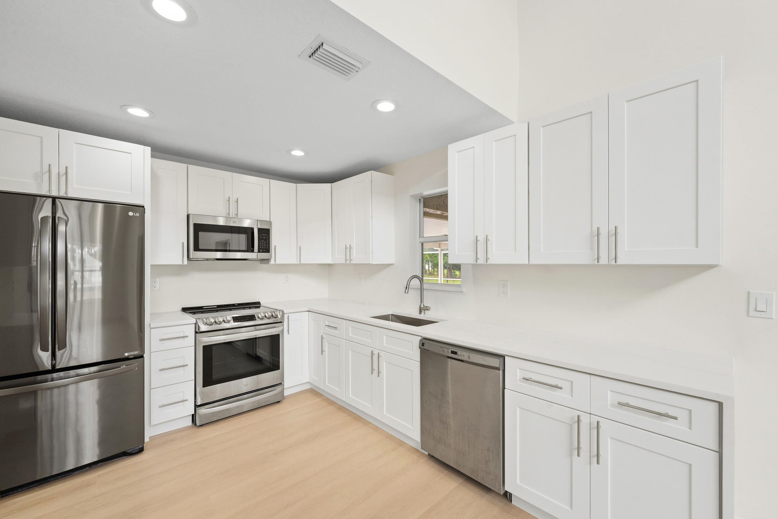 14841 94th Street N Property Photo 16