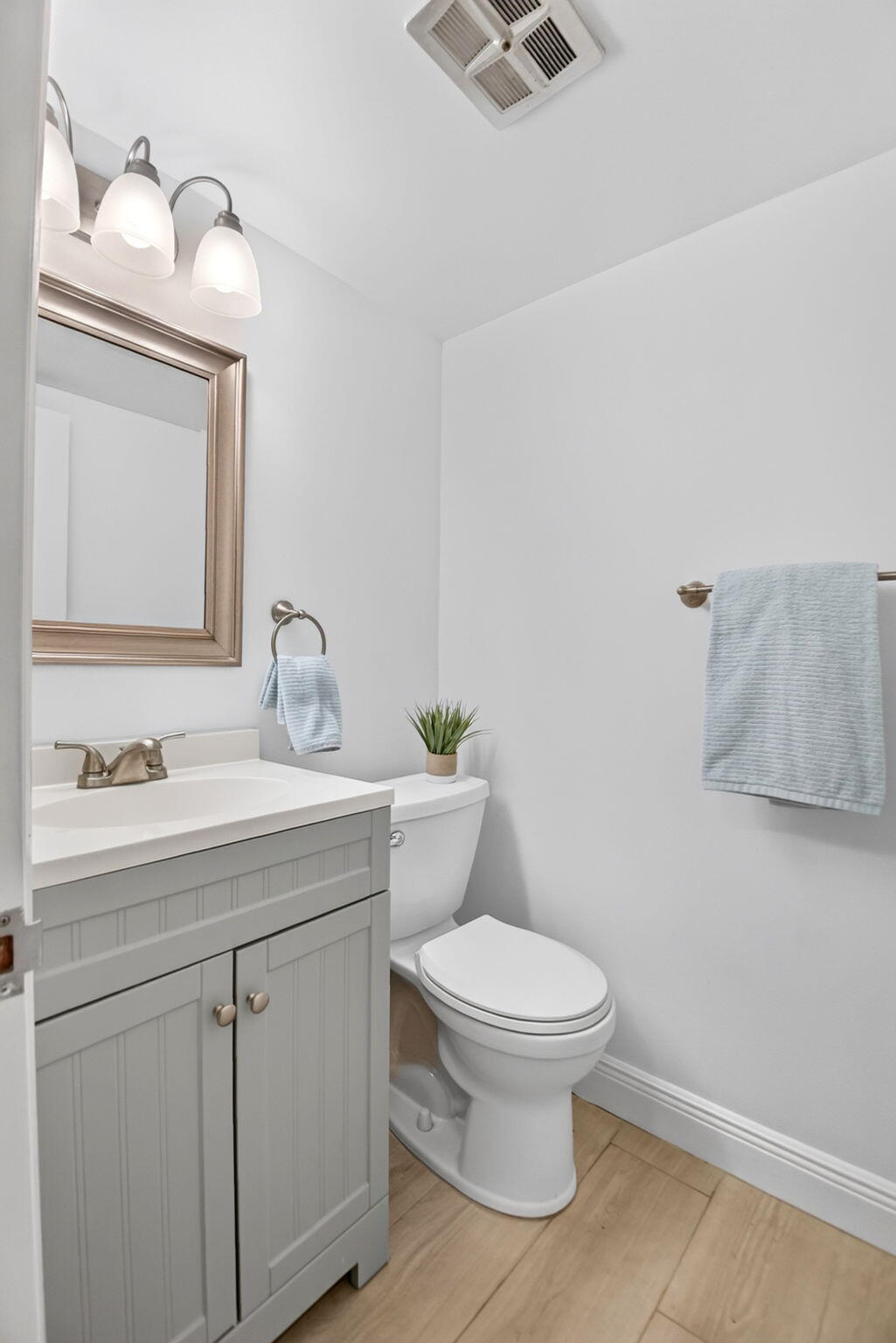 125 S Ocean Avenue 211 Property Photo 22
