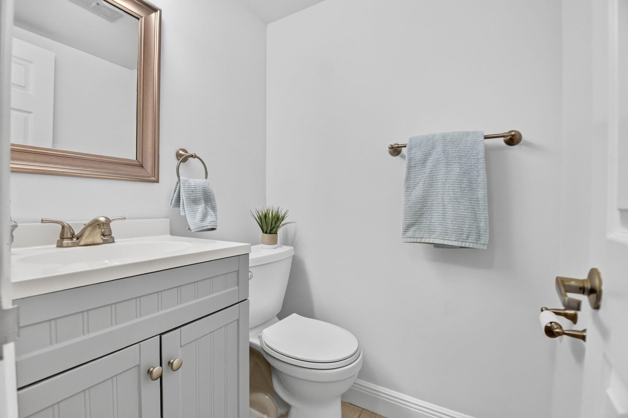 125 S Ocean Avenue 211 Property Photo 23